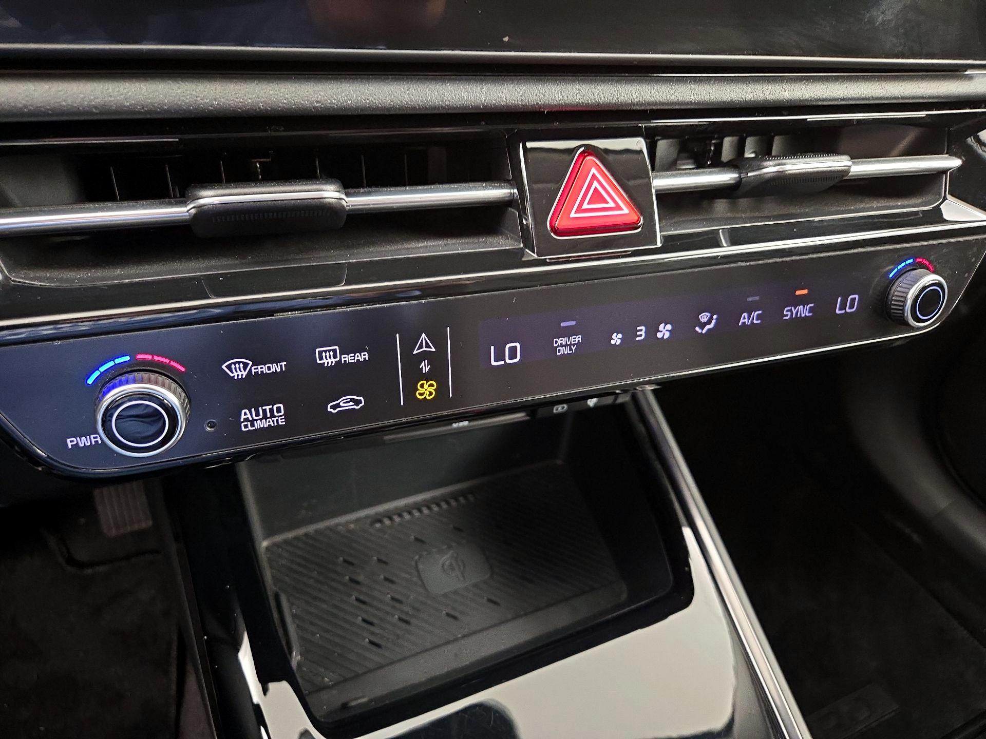 Thumbnail: 2023 Kia Niro - 17