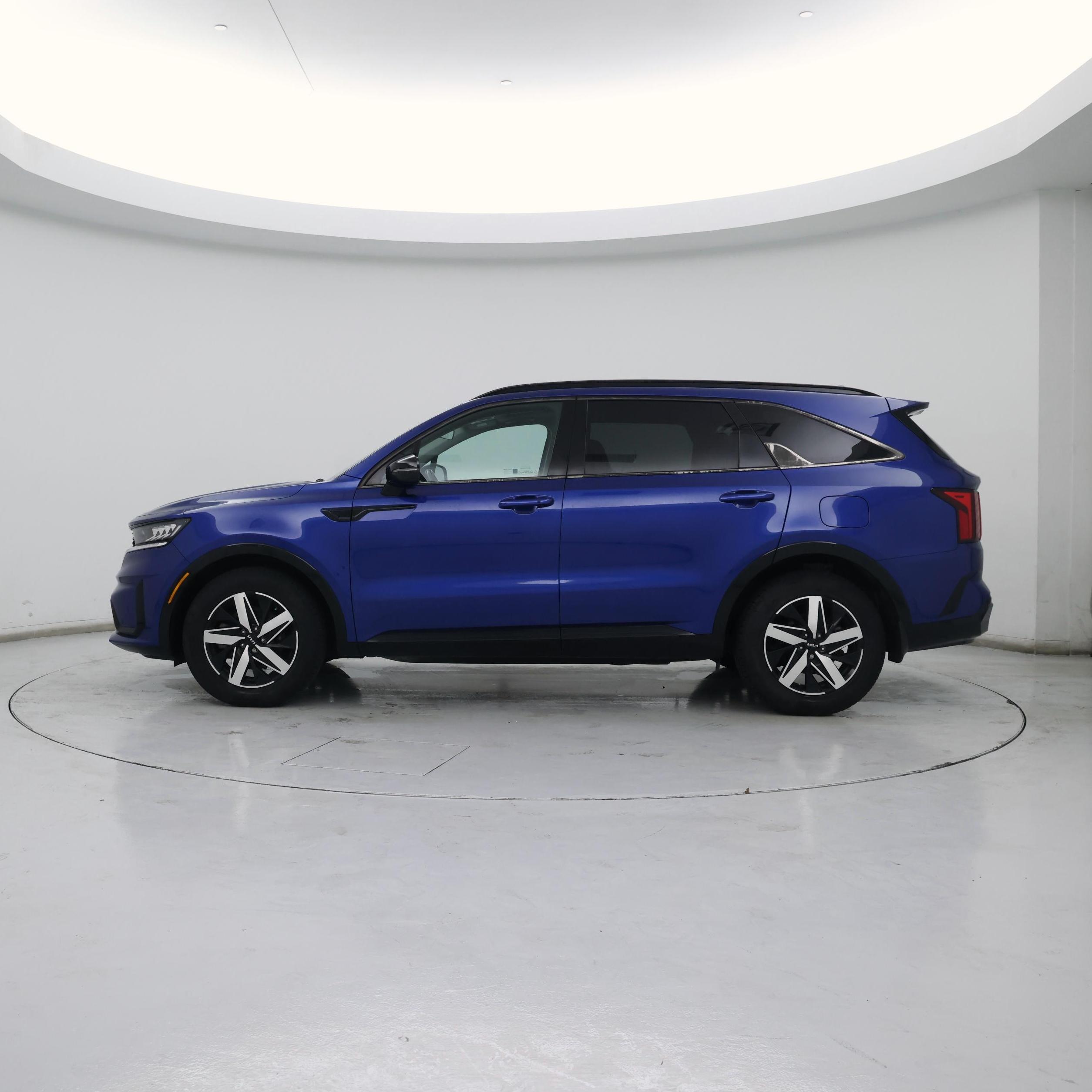 Thumbnail: 2022 Kia Sorento - 3