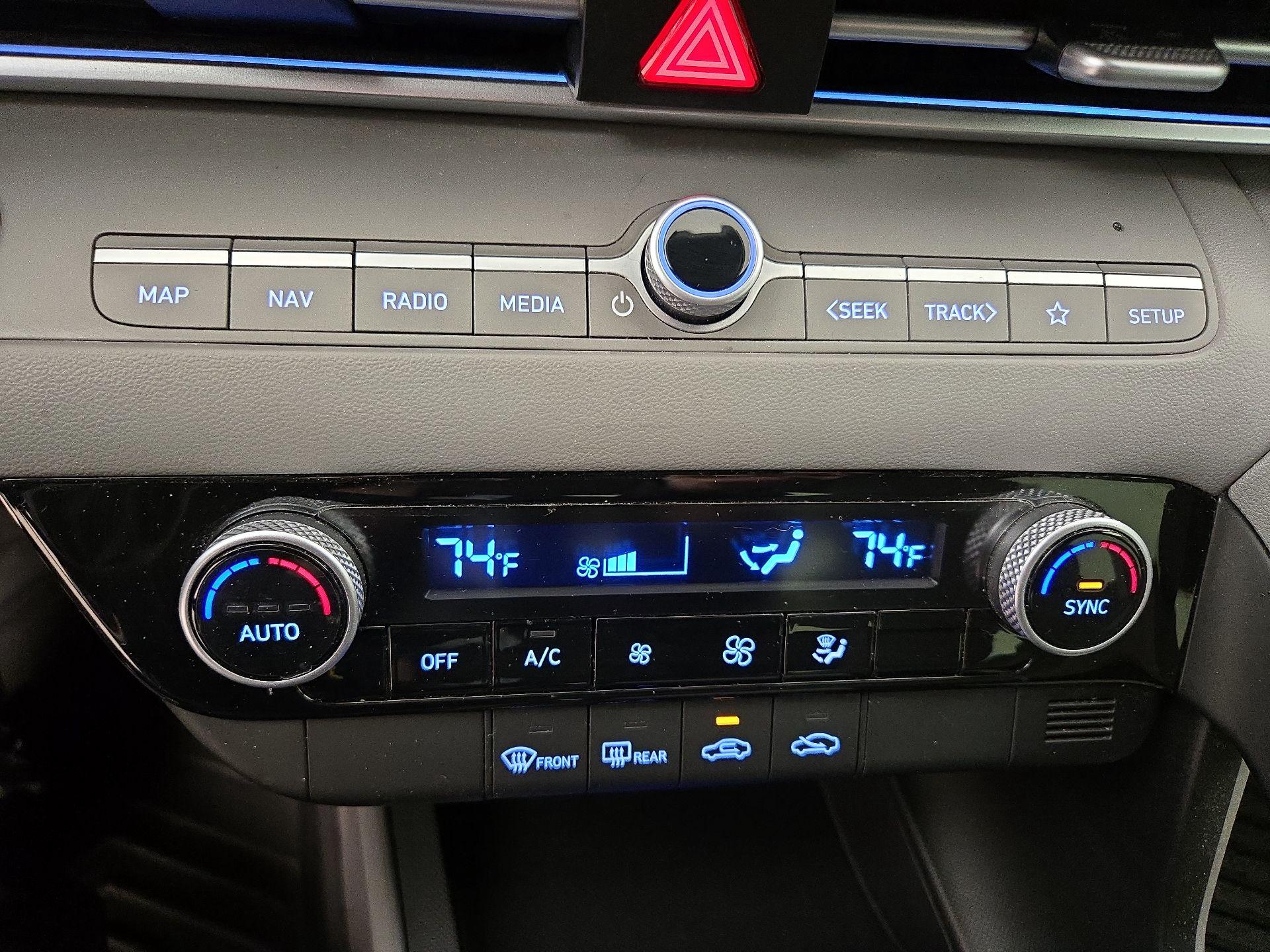 Thumbnail: 2024 Hyundai Elantra - 17