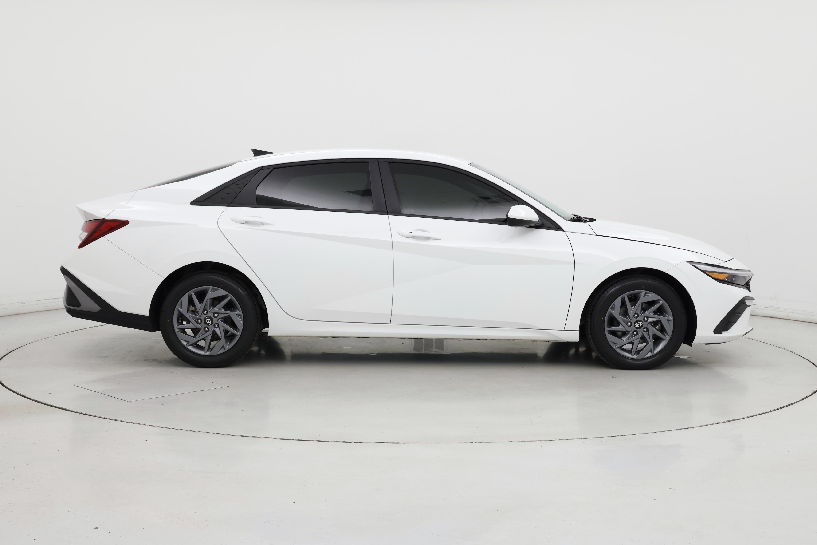 Thumbnail: 2024 Hyundai Elantra - 7