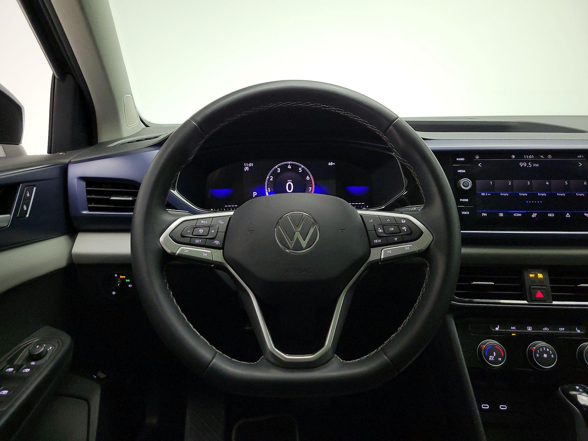 Thumbnail: 2023 Volkswagen Taos - 10