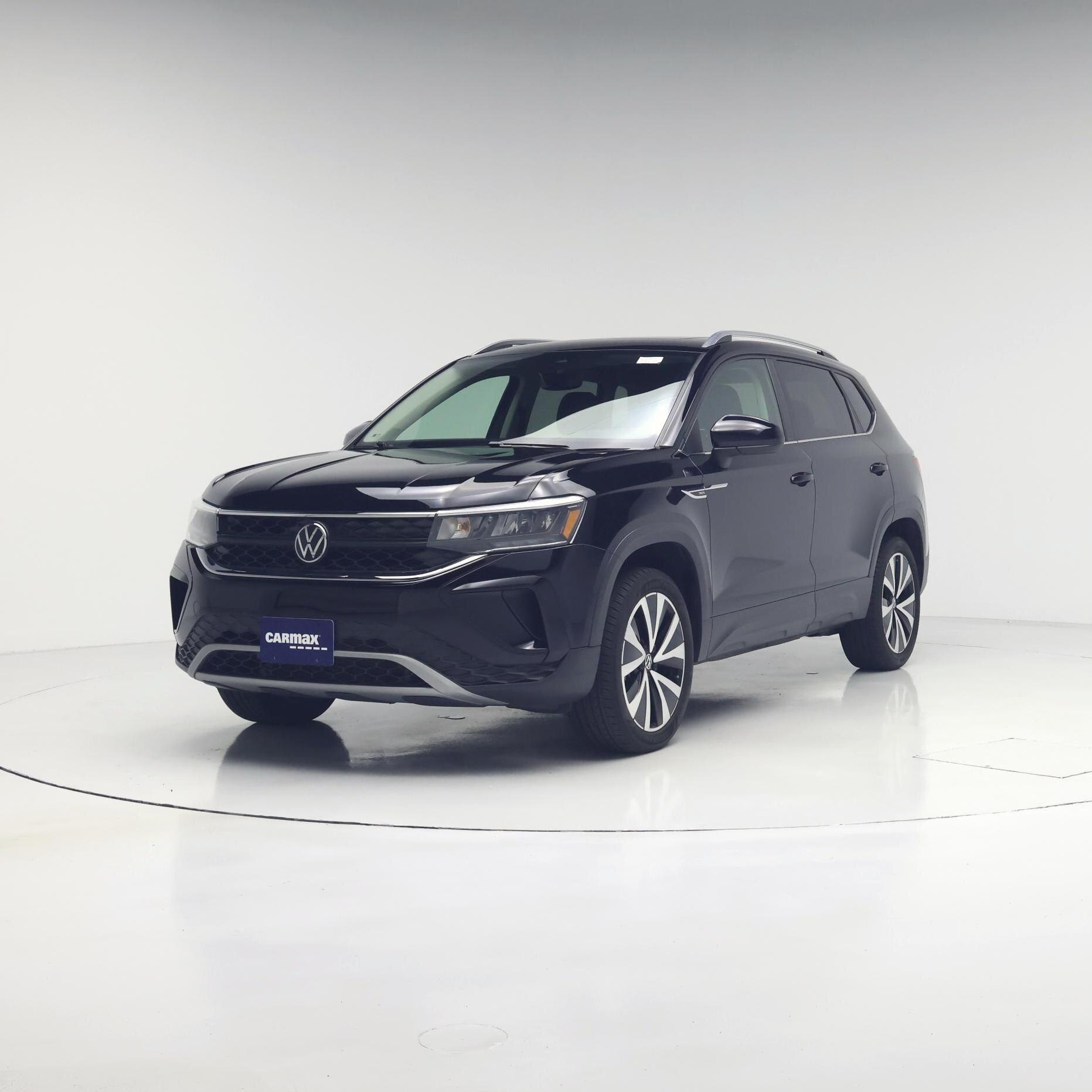 Thumbnail: 2023 Volkswagen Taos - 4