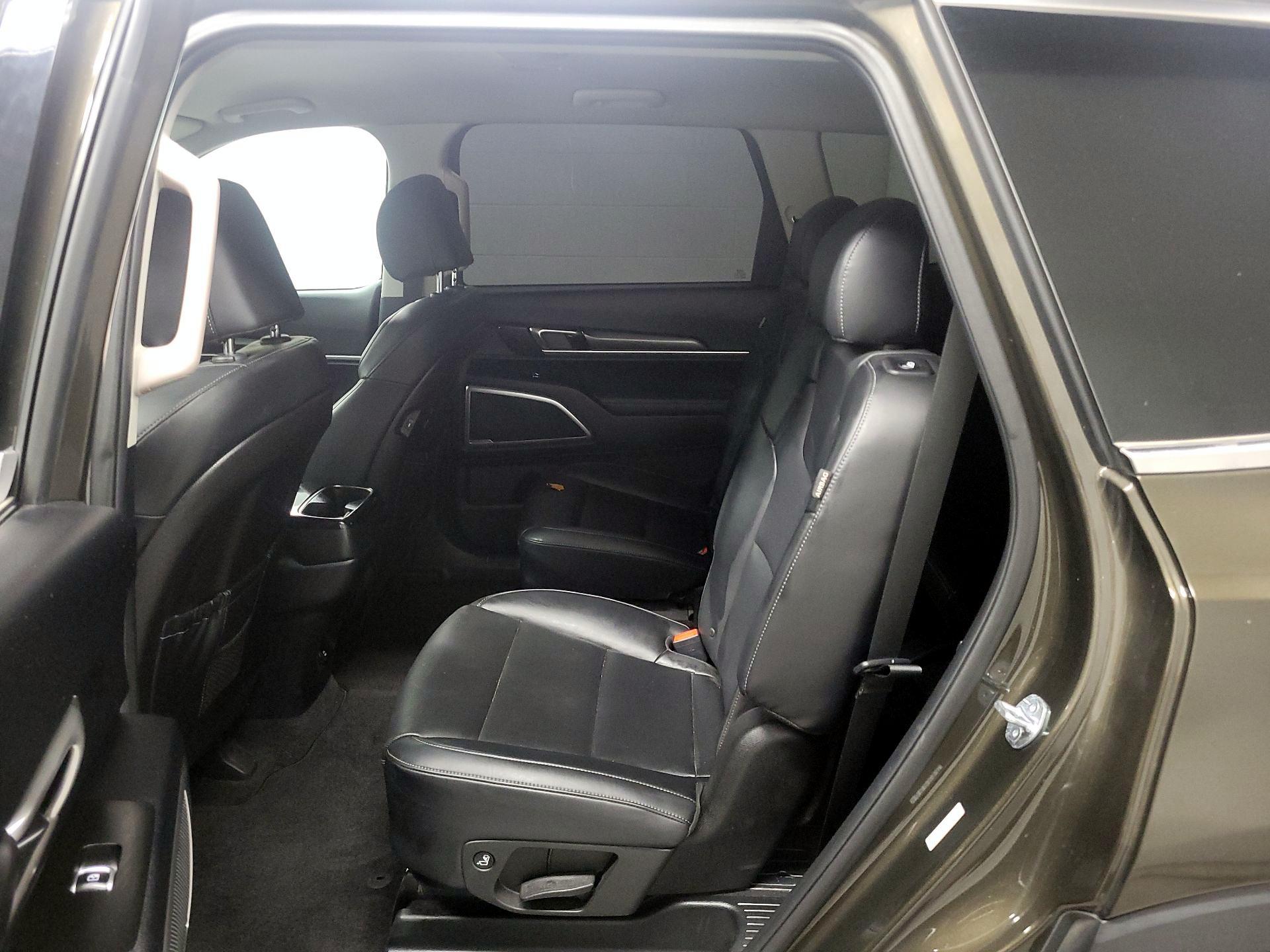 Thumbnail: 2024 Kia Telluride - 16