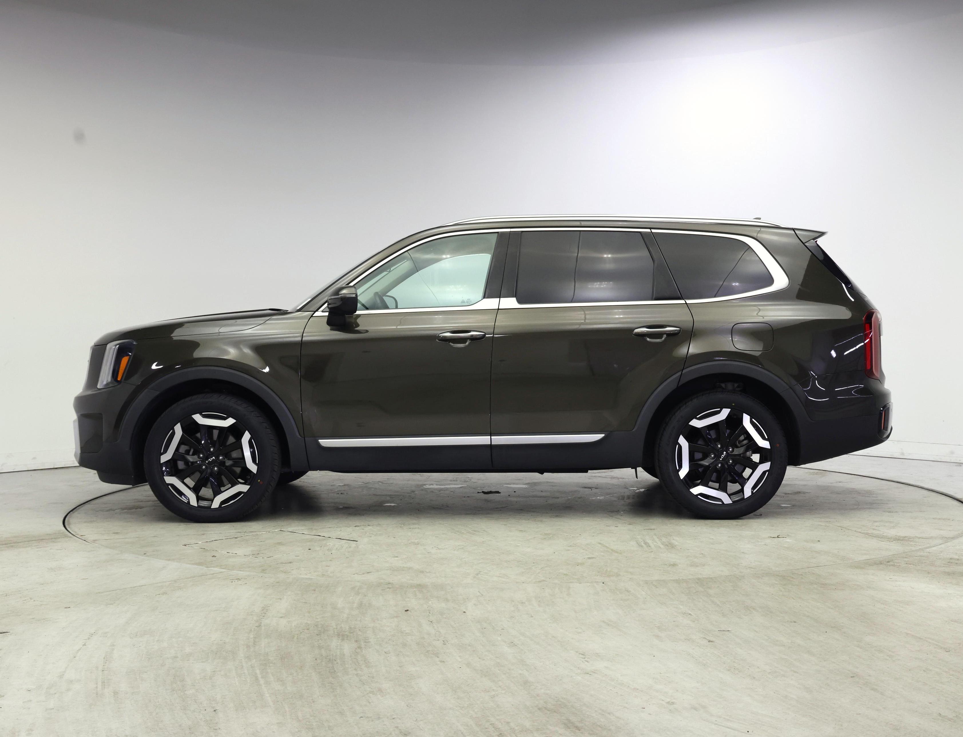 Thumbnail: 2024 Kia Telluride - 3