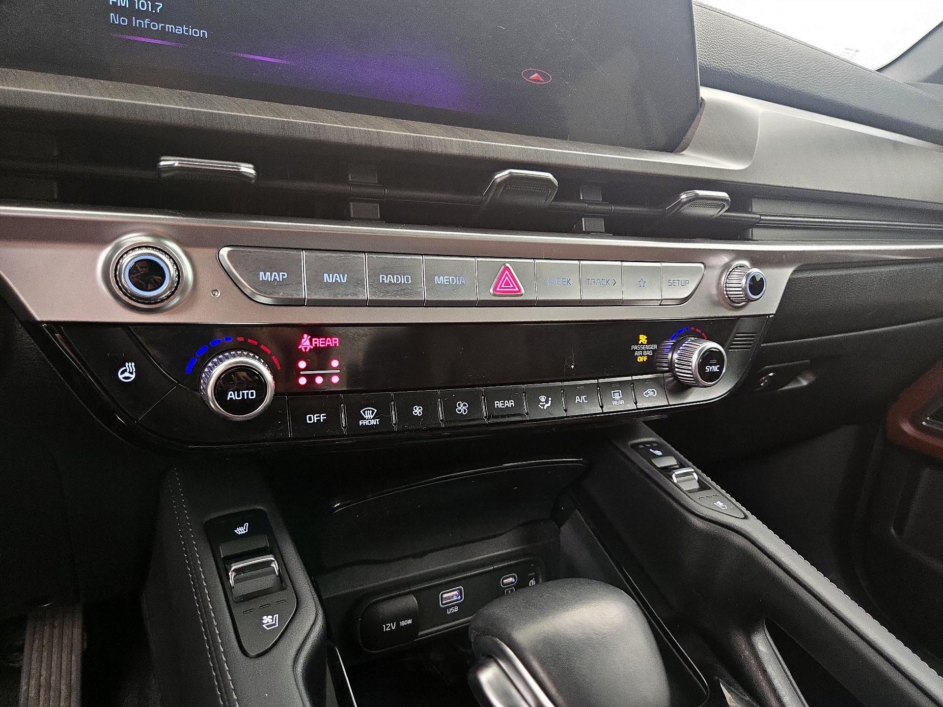 Thumbnail: 2023 Kia Telluride - 17