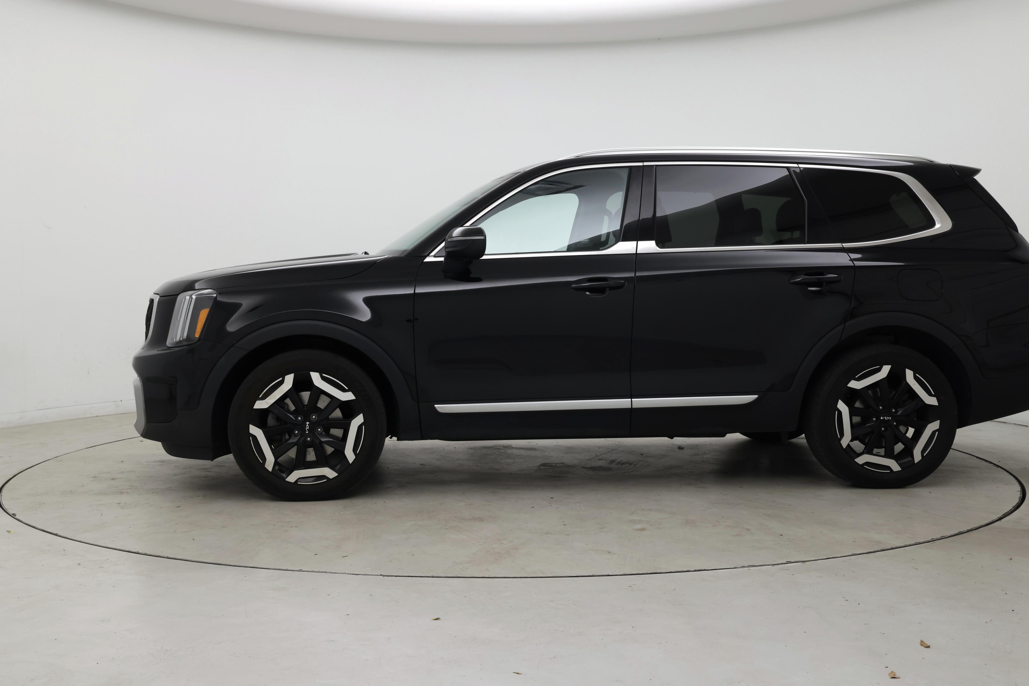 Thumbnail: 2023 Kia Telluride - 3