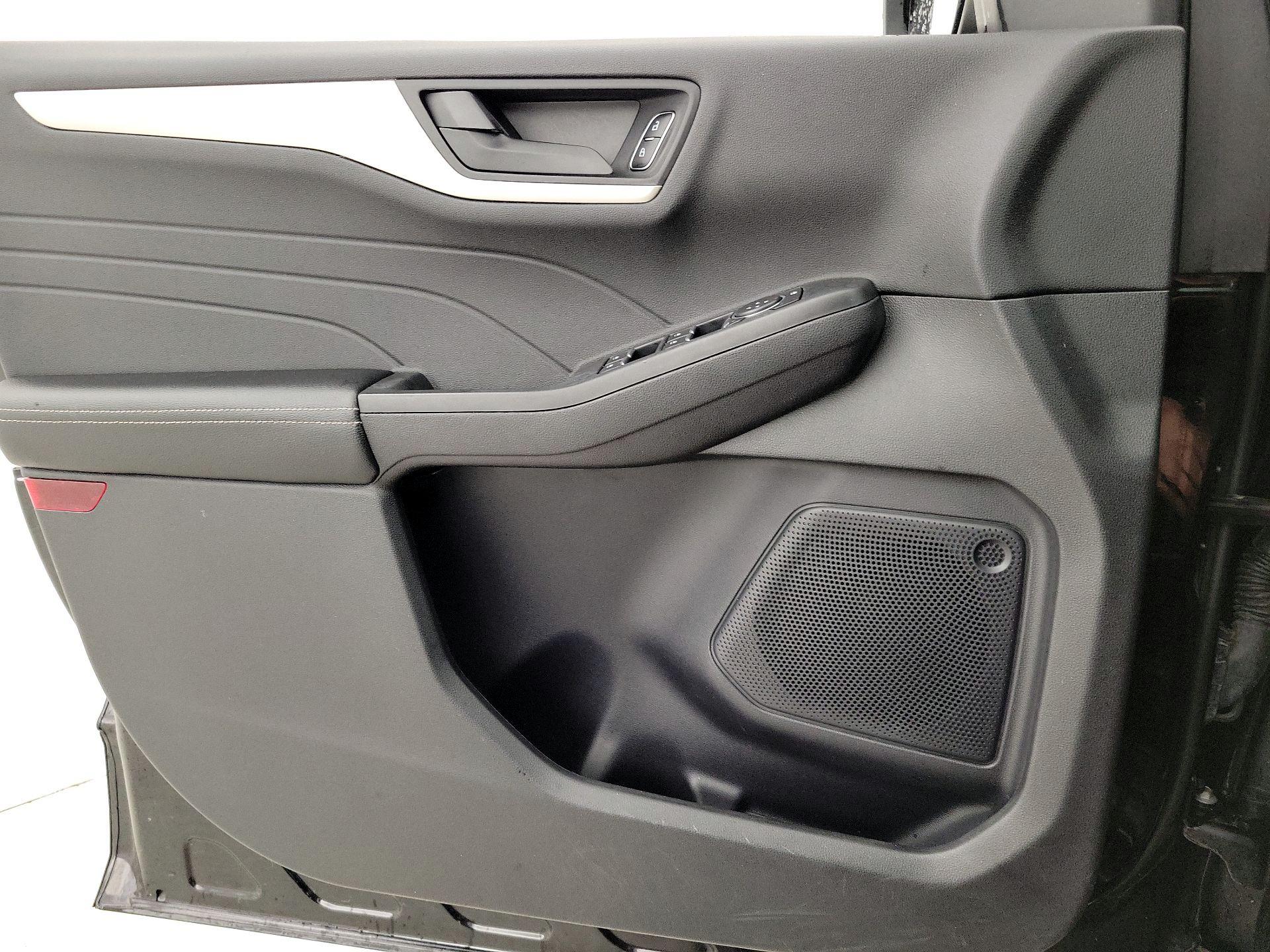 Thumbnail: 2022 Ford Escape - 12