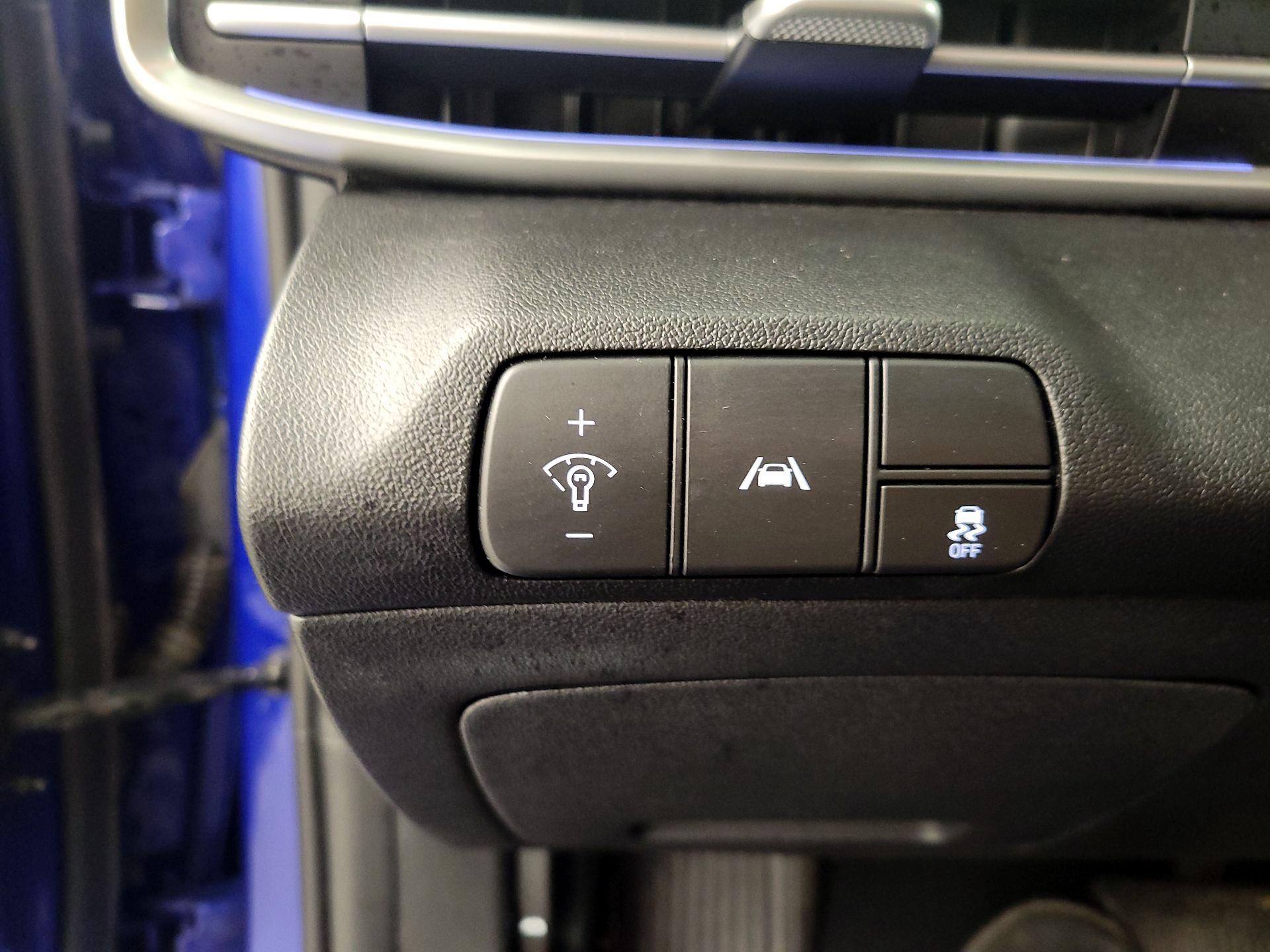 Thumbnail: 2023 Hyundai Elantra - 13