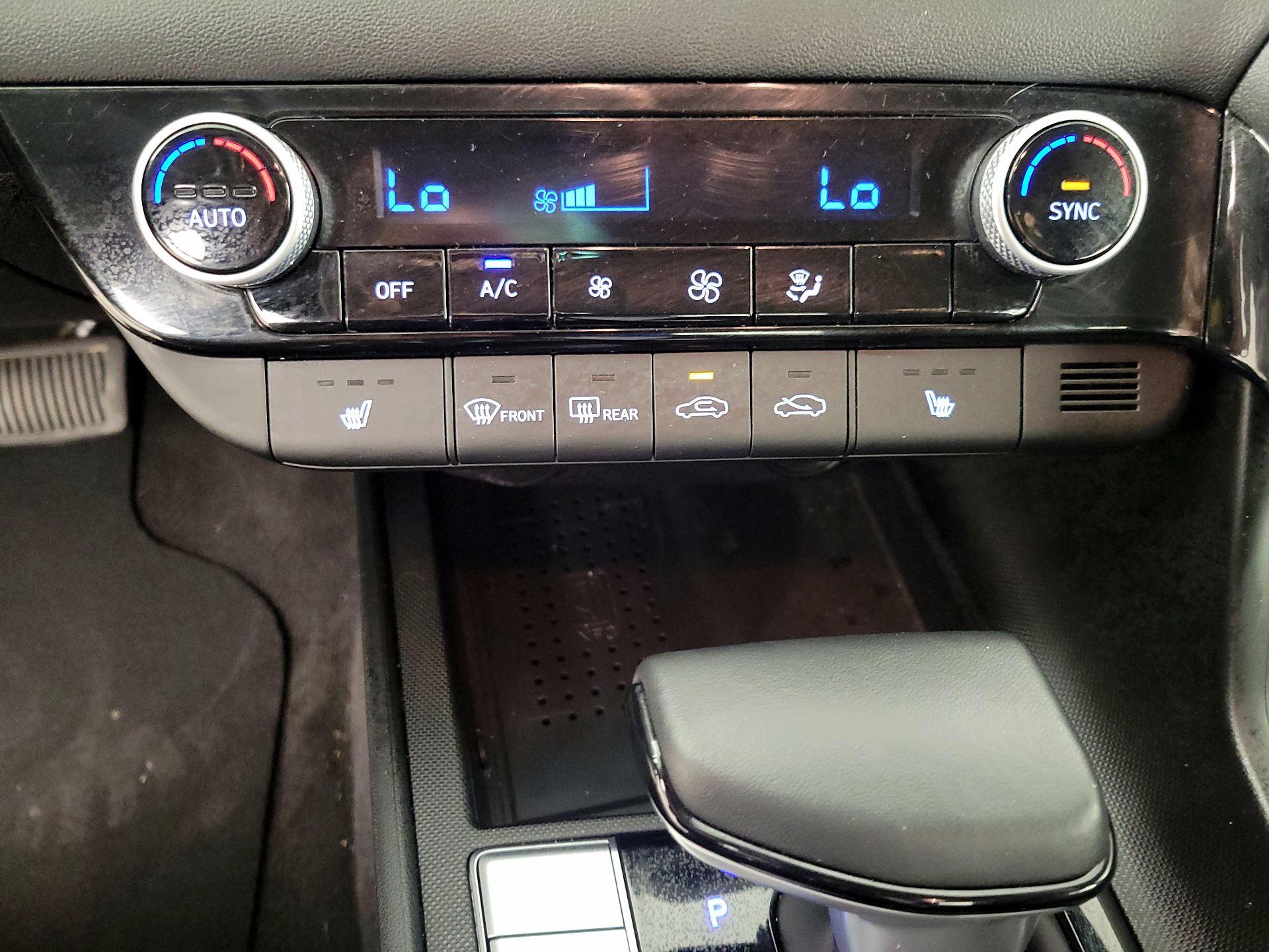 Thumbnail: 2023 Hyundai Elantra - 17