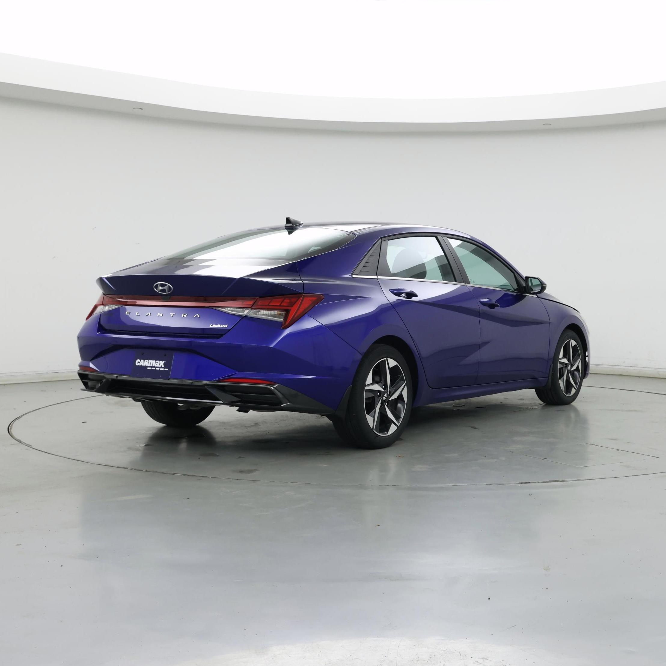 Thumbnail: 2023 Hyundai Elantra - 8