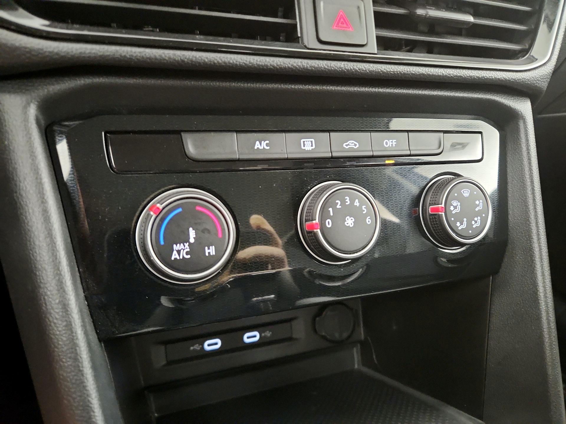 Thumbnail: 2025 Volkswagen Taos - 16