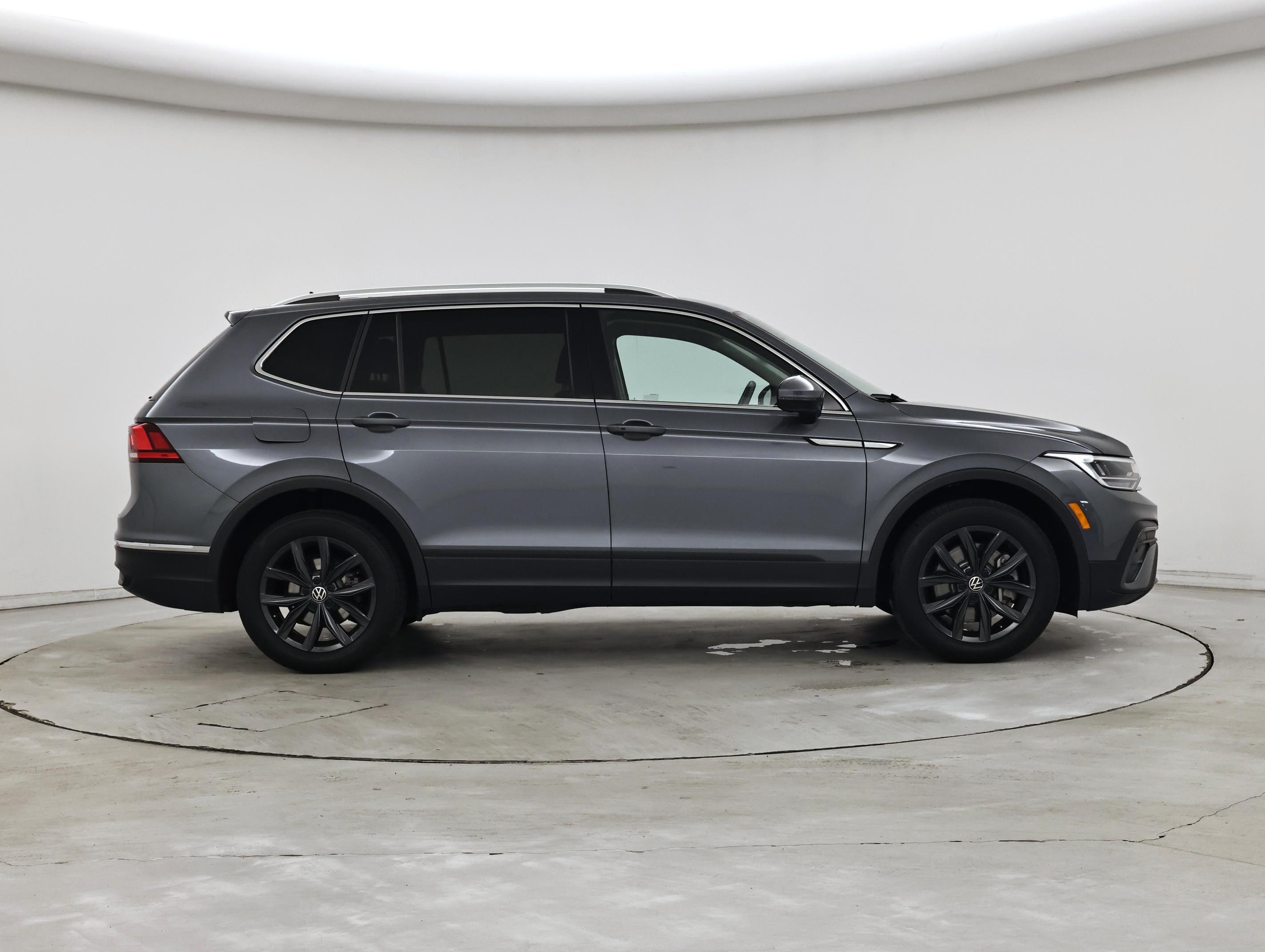Thumbnail: 2024 Volkswagen Tiguan - 7