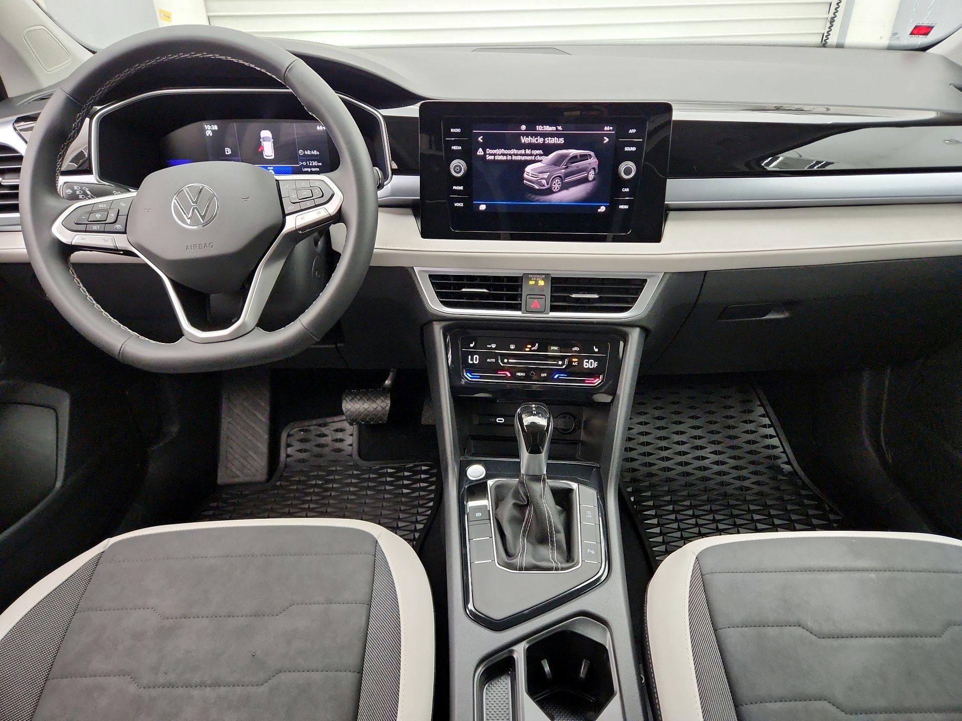 Thumbnail: 2025 Volkswagen Taos - 9