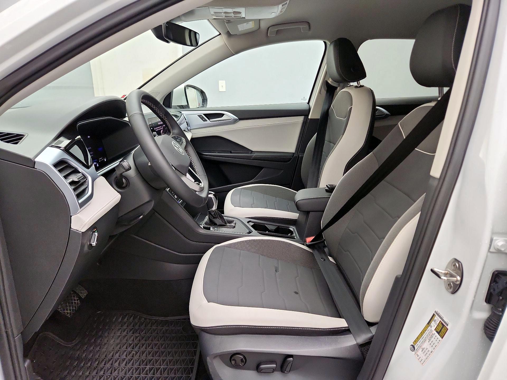 Thumbnail: 2025 Volkswagen Taos - 11