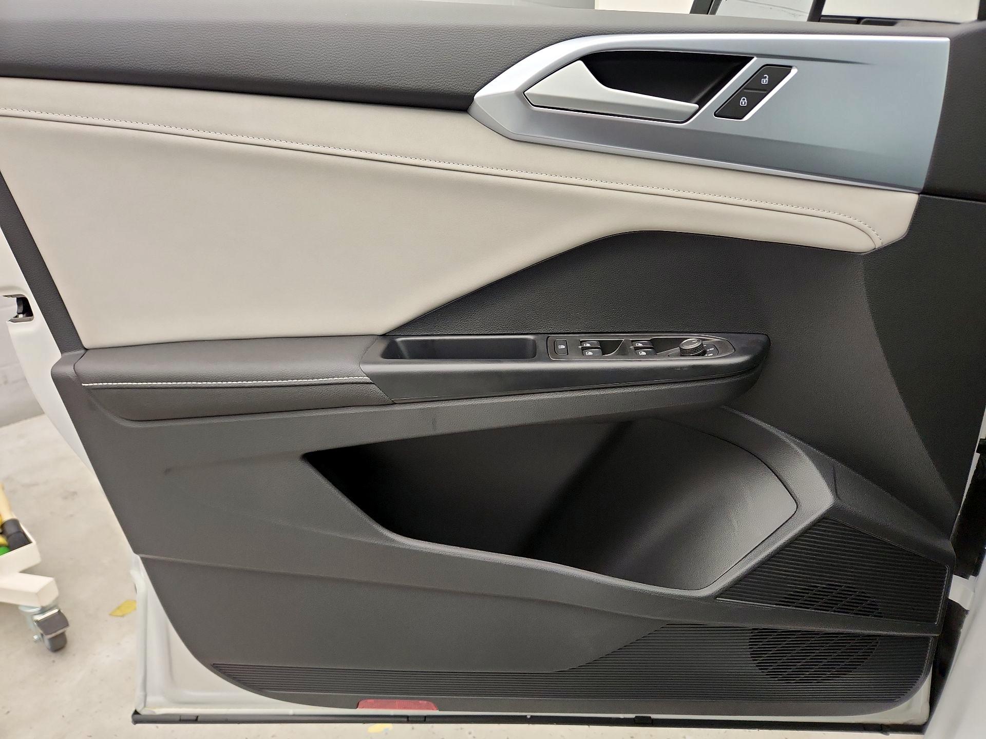 Thumbnail: 2025 Volkswagen Taos - 12