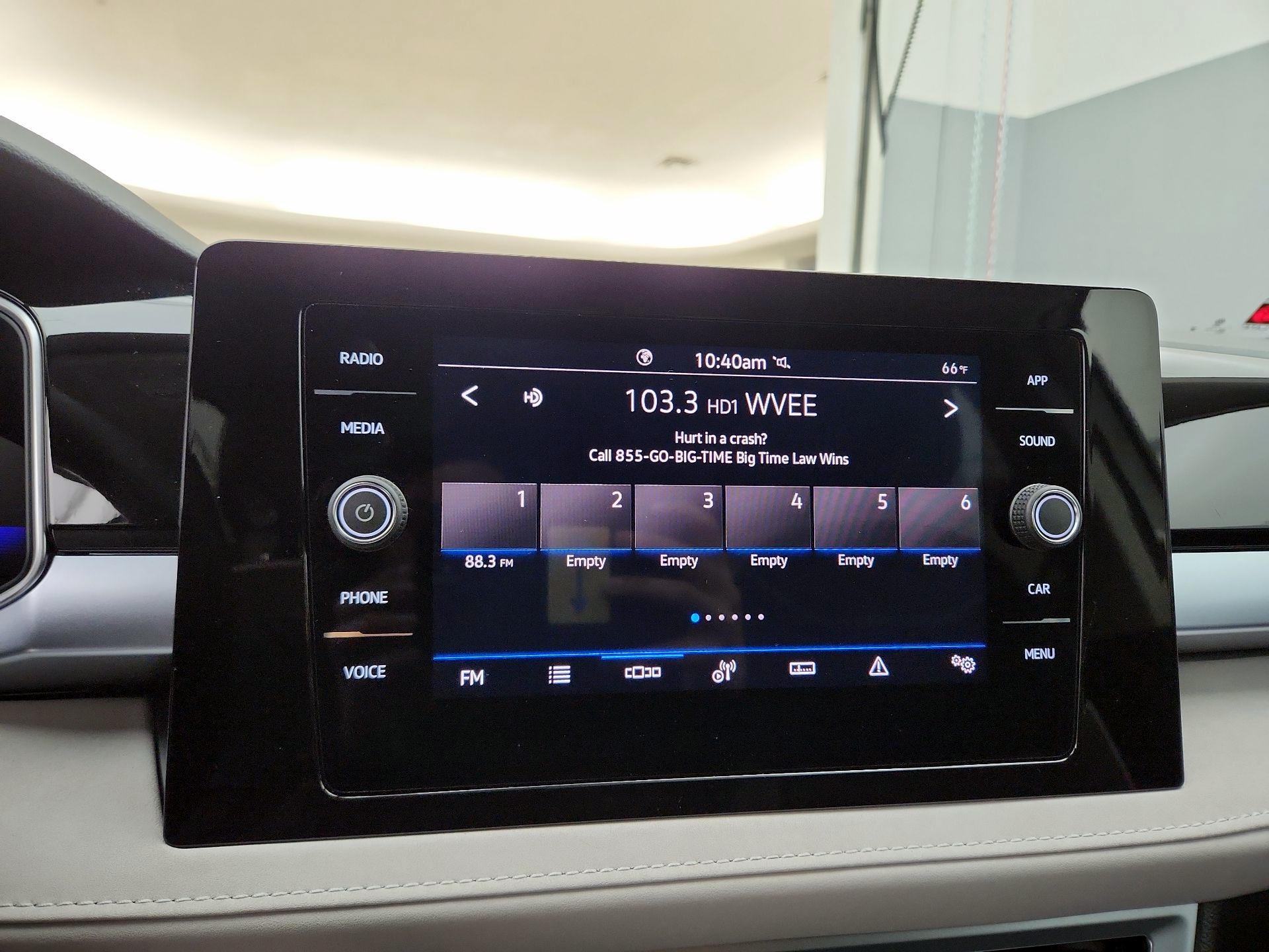 Thumbnail: 2025 Volkswagen Taos - 15