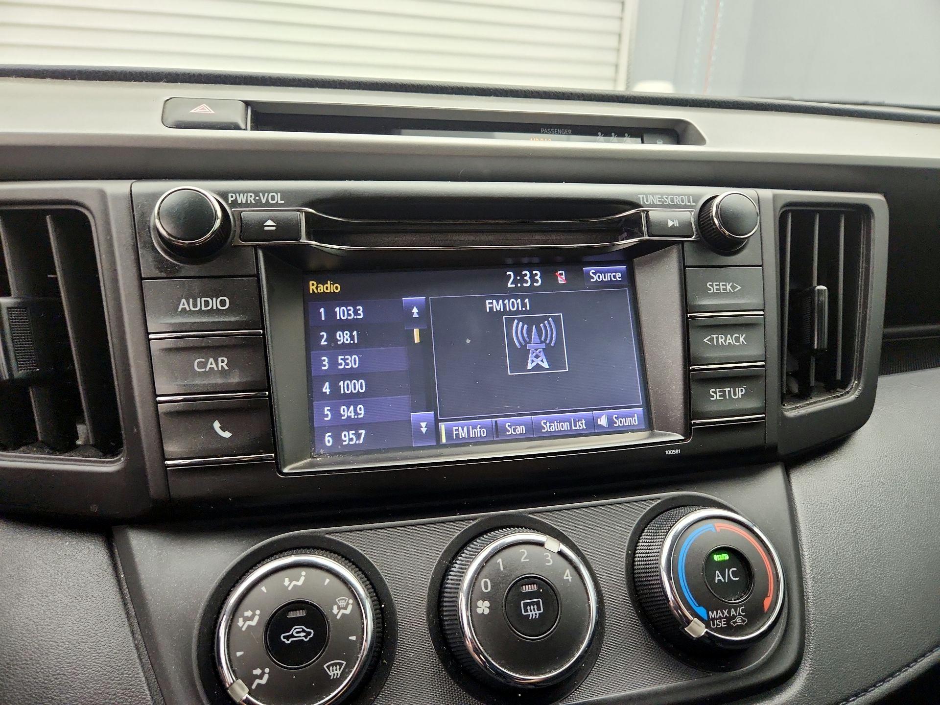 Thumbnail: 2018 Toyota RAV4 - 15