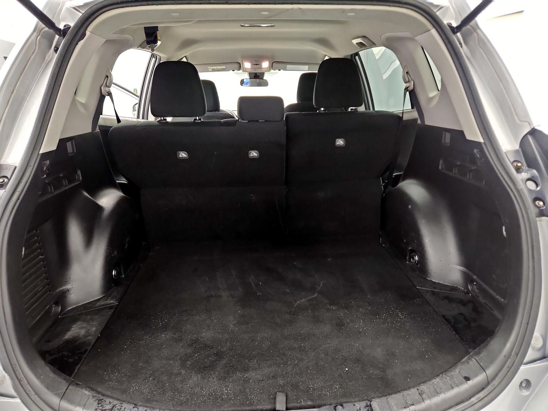 Thumbnail: 2018 Toyota RAV4 - 20