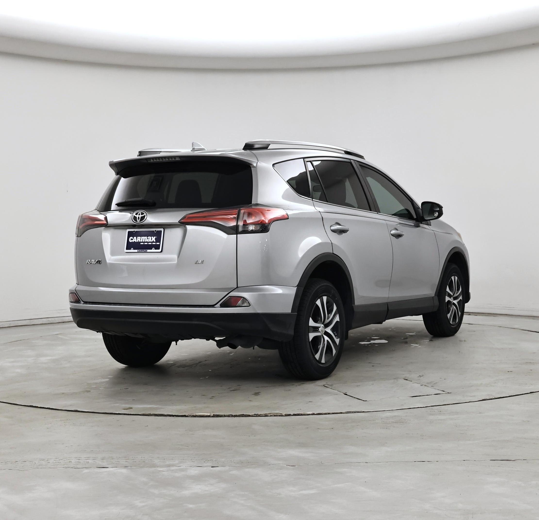 Thumbnail: 2018 Toyota RAV4 - 8