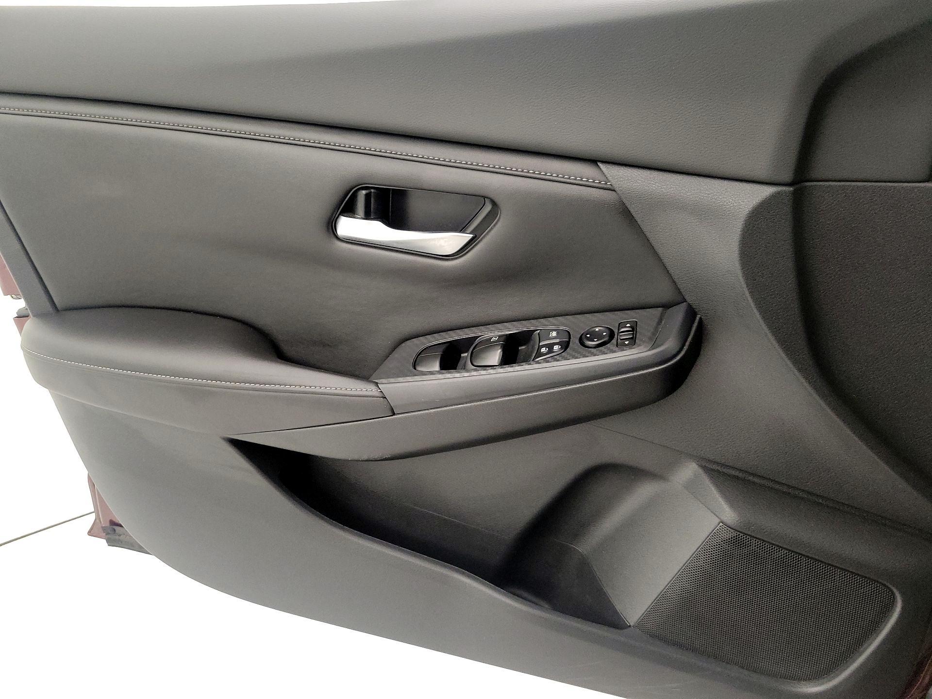 Thumbnail: 2021 Nissan Sentra - 12