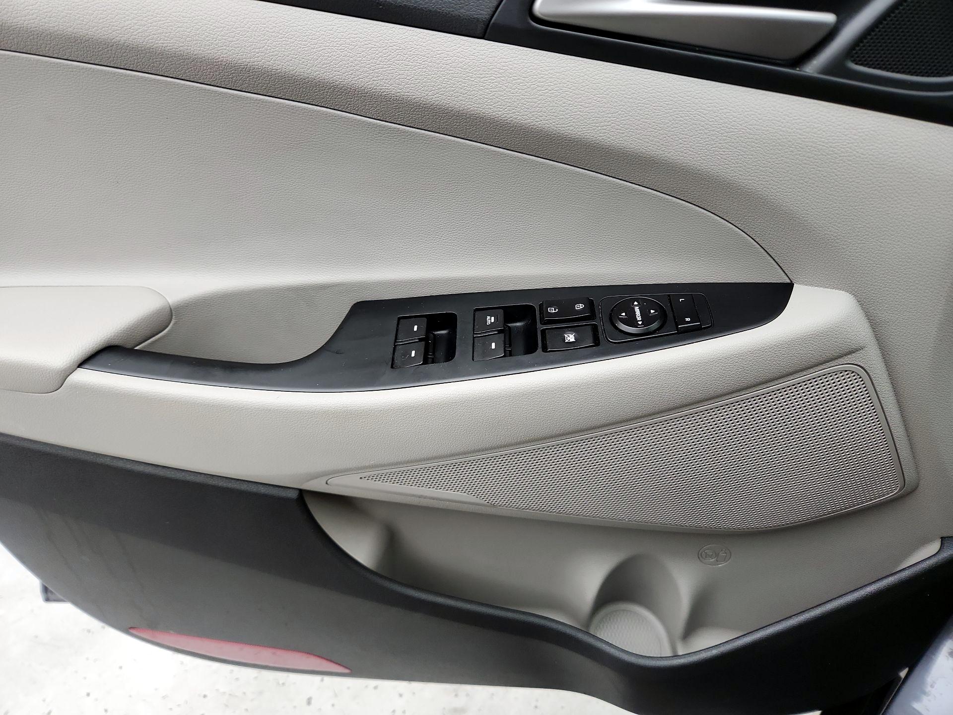 Thumbnail: 2018 Hyundai Tucson - 12