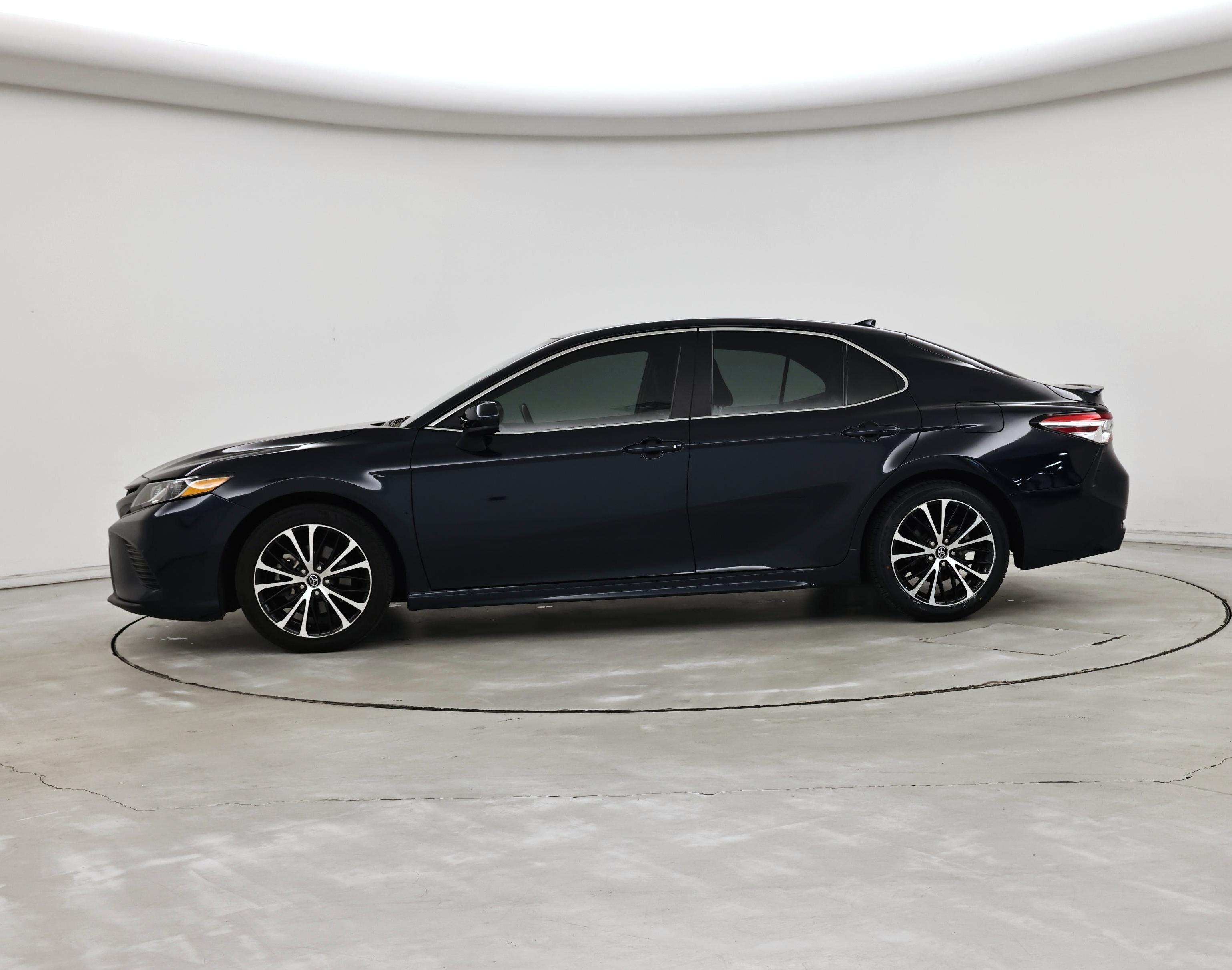 Thumbnail: 2020 Toyota Camry - 3