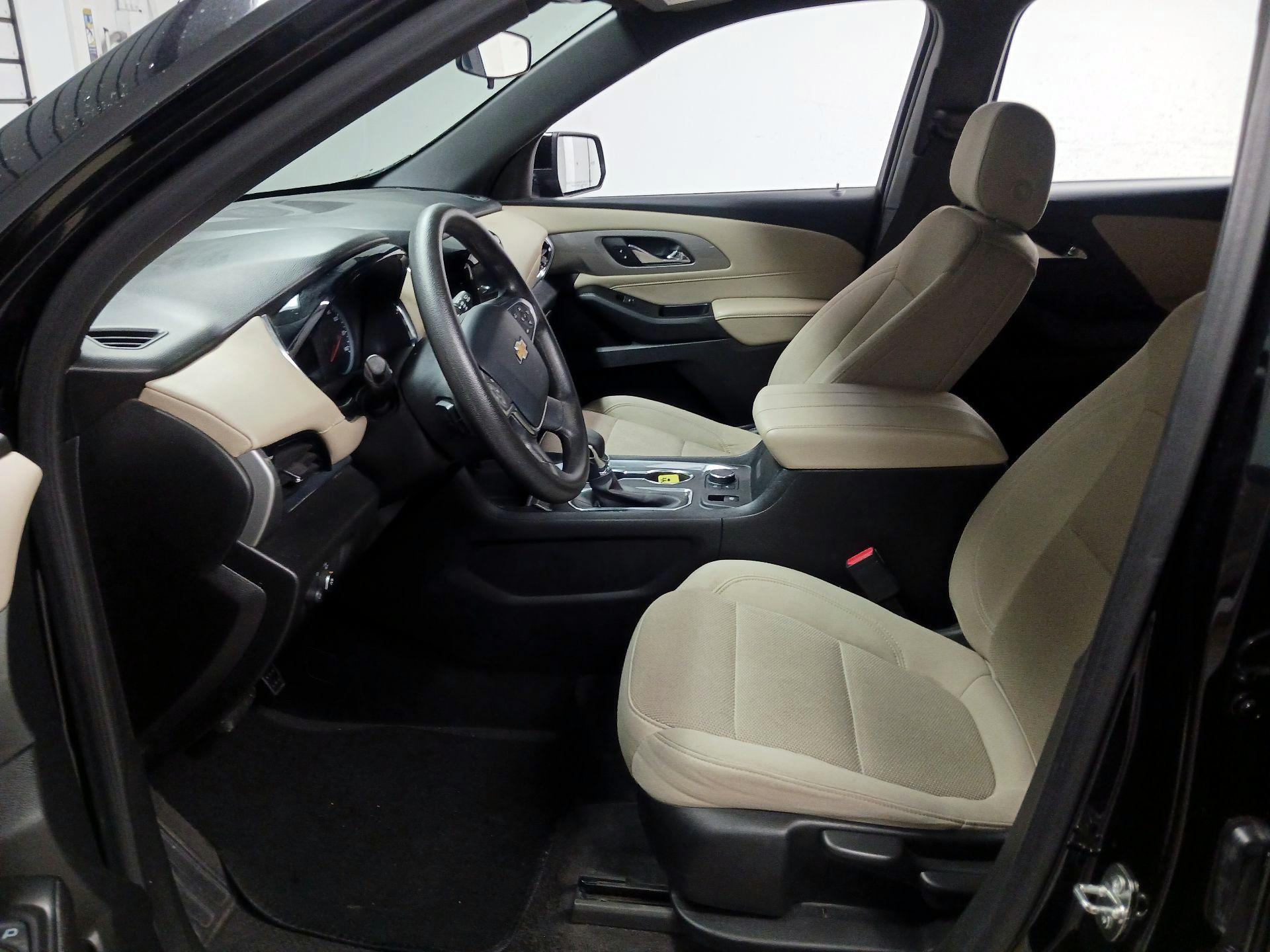 Thumbnail: 2023 Chevrolet Traverse - 11