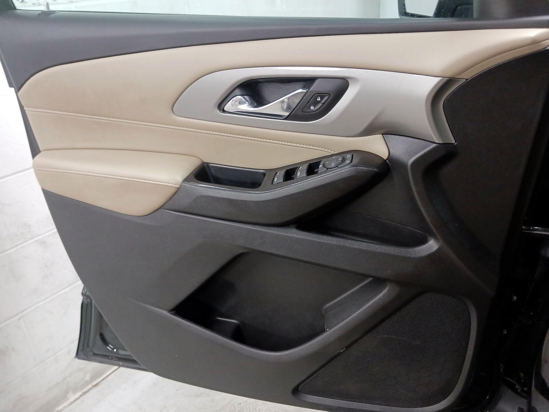 Thumbnail: 2023 Chevrolet Traverse - 12