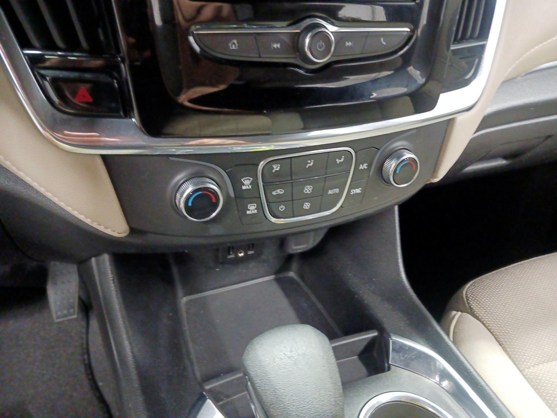 Thumbnail: 2023 Chevrolet Traverse - 15