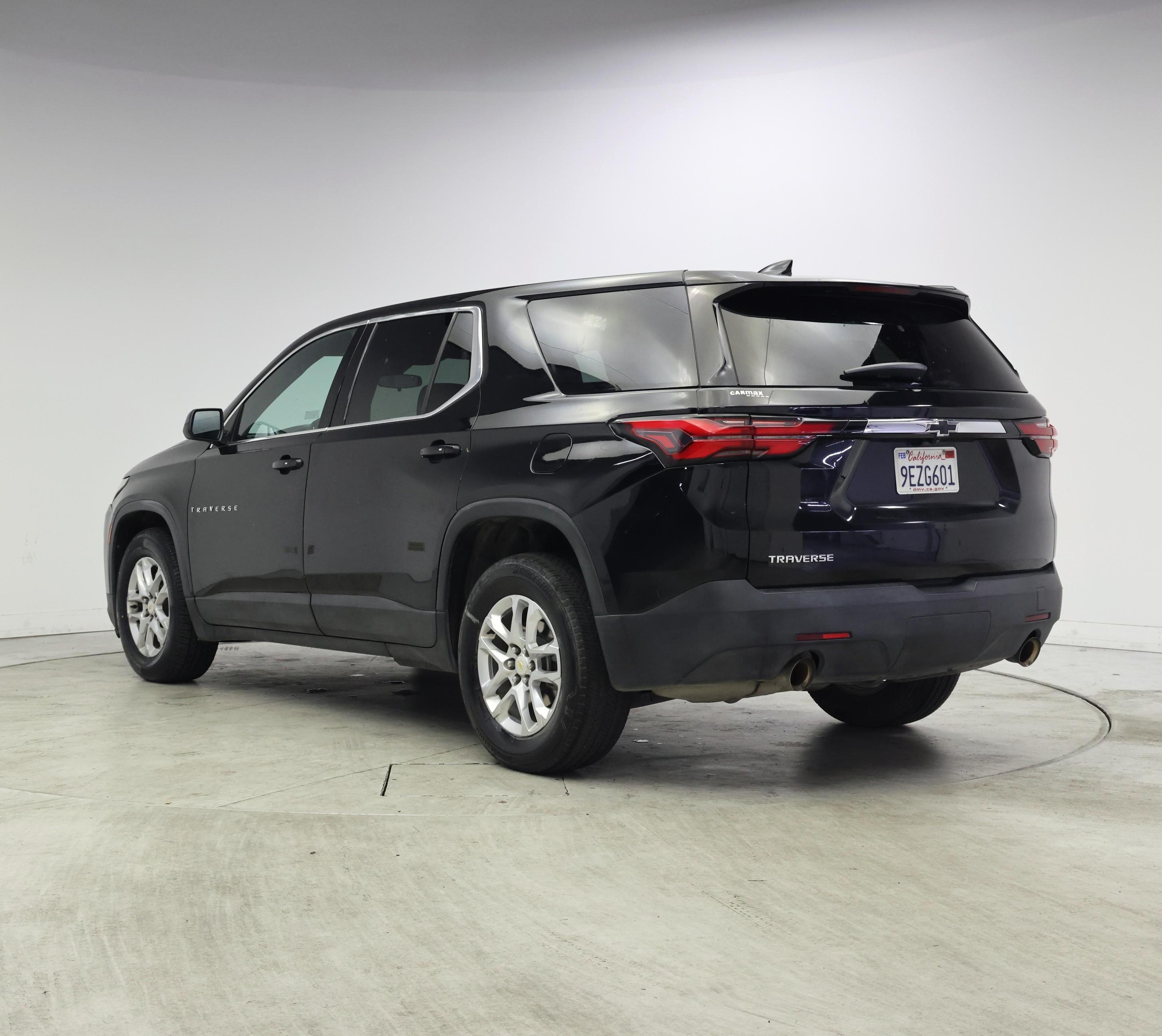 Thumbnail: 2023 Chevrolet Traverse - 2