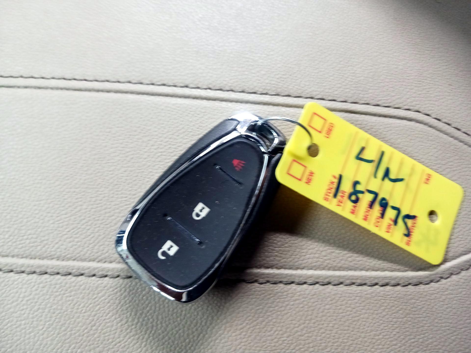 Thumbnail: 2023 Chevrolet Traverse - 19