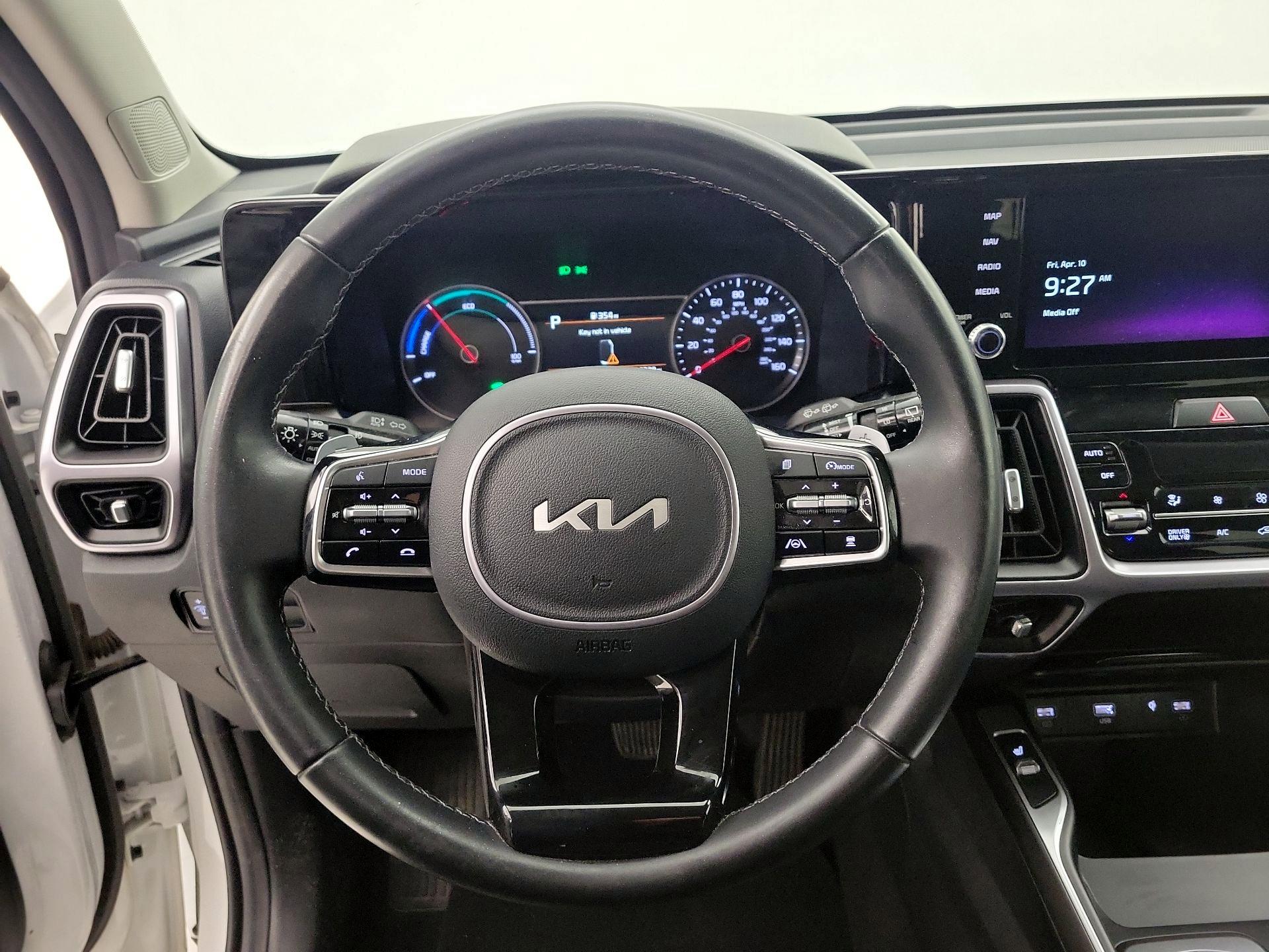 Thumbnail: 2023 Kia Sorento - 10