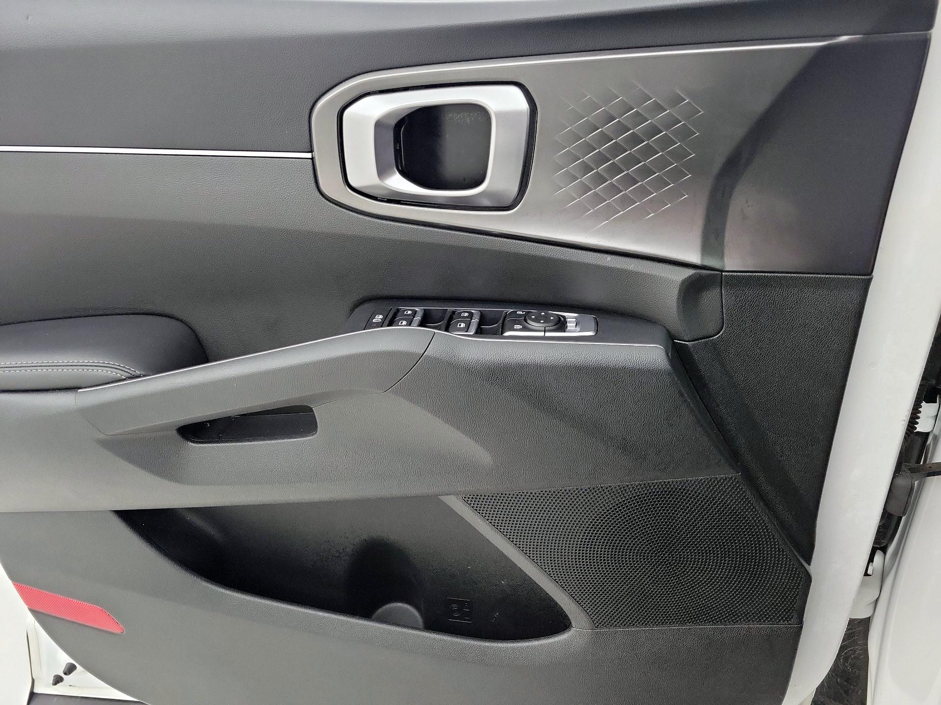 Thumbnail: 2023 Kia Sorento - 12