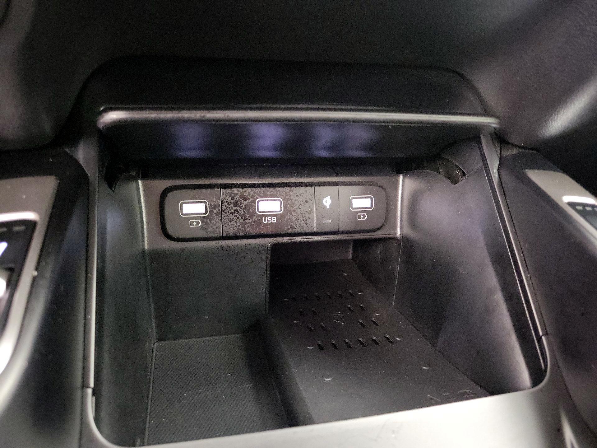 Thumbnail: 2023 Kia Sorento - 18