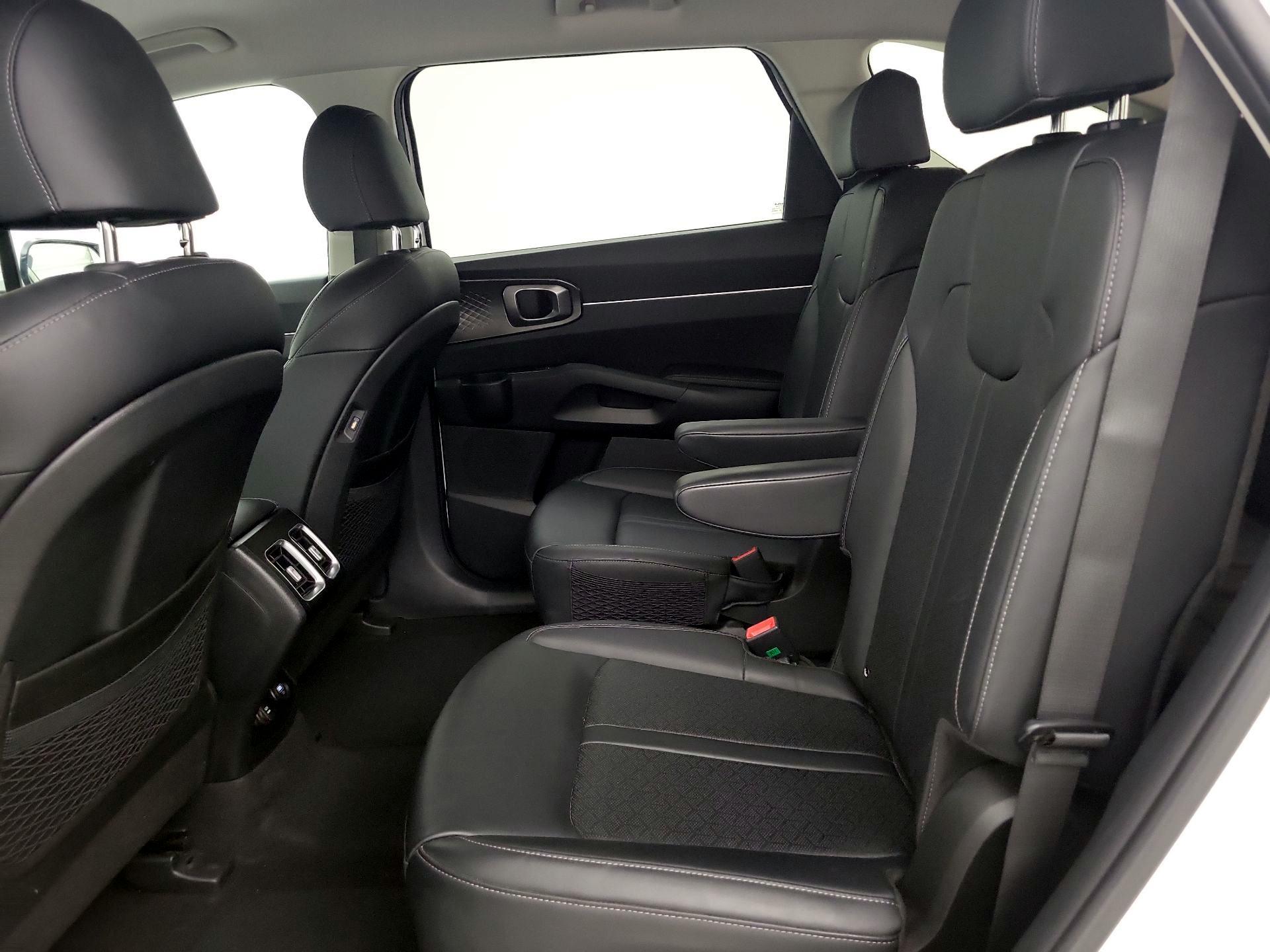 Thumbnail: 2023 Kia Sorento - 19