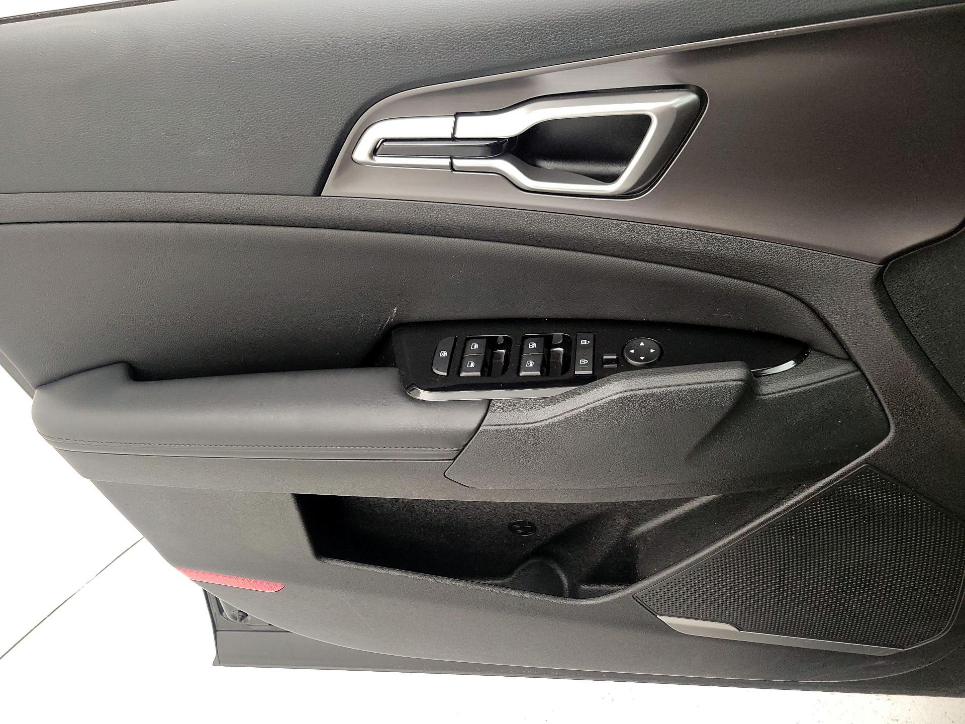 Thumbnail: 2023 Kia Sportage - 12