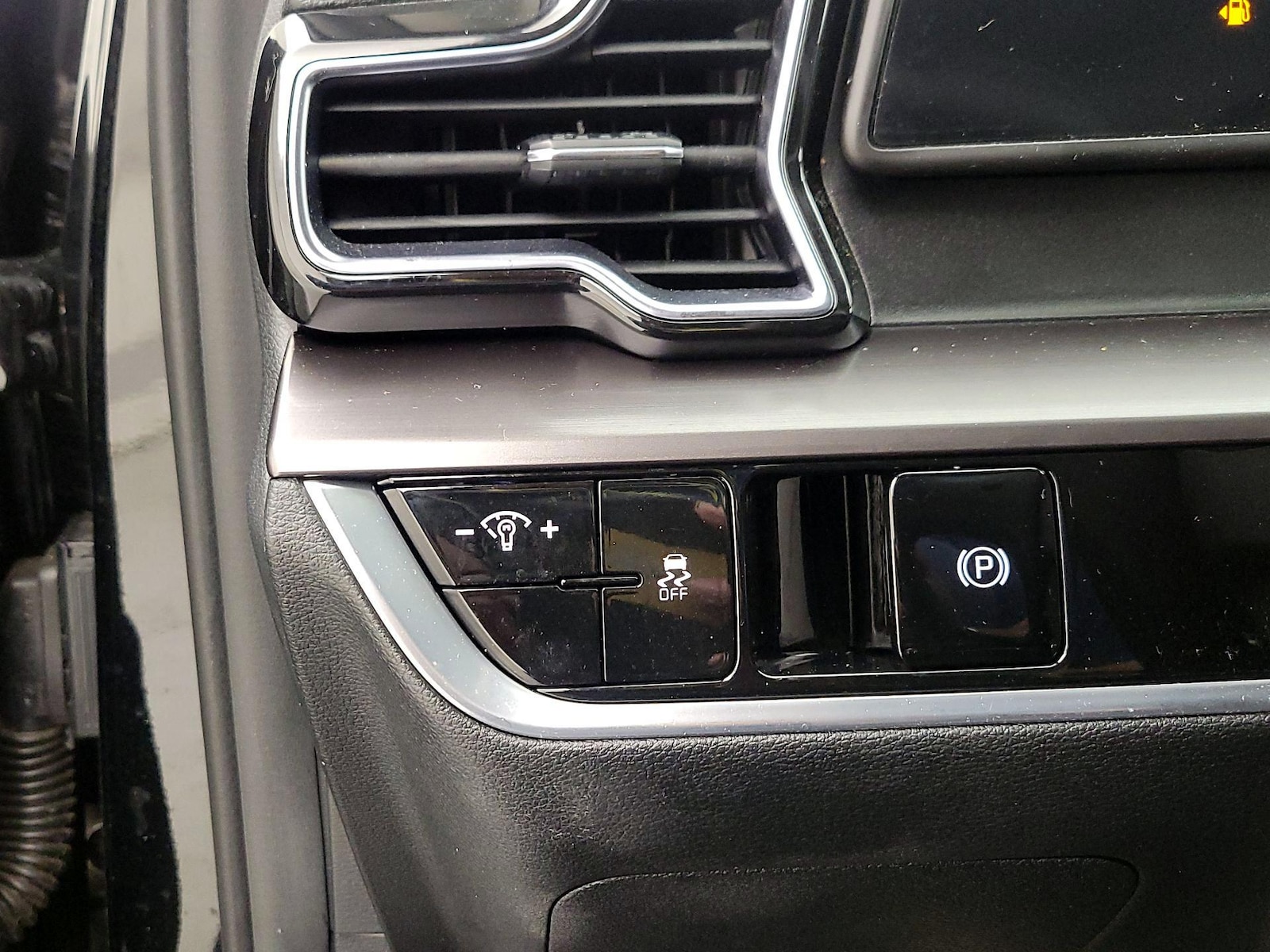 2023 Kia Sportage EX - Photo 14