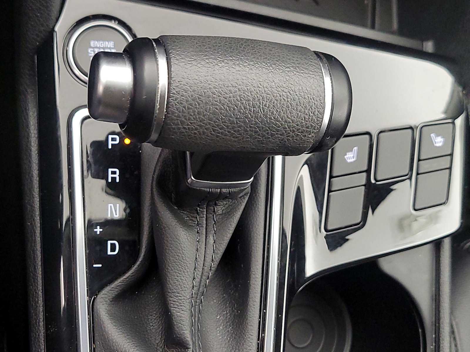 2023 Kia Sportage EX - Photo 18