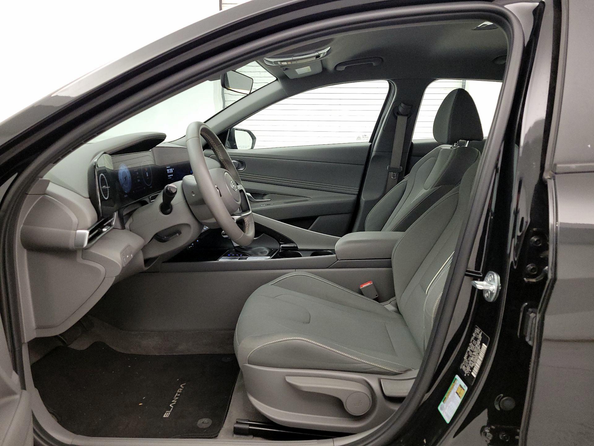 Thumbnail: 2023 Hyundai Elantra - 11