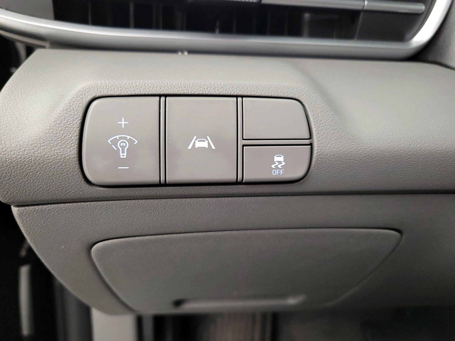 Thumbnail: 2023 Hyundai Elantra - 13