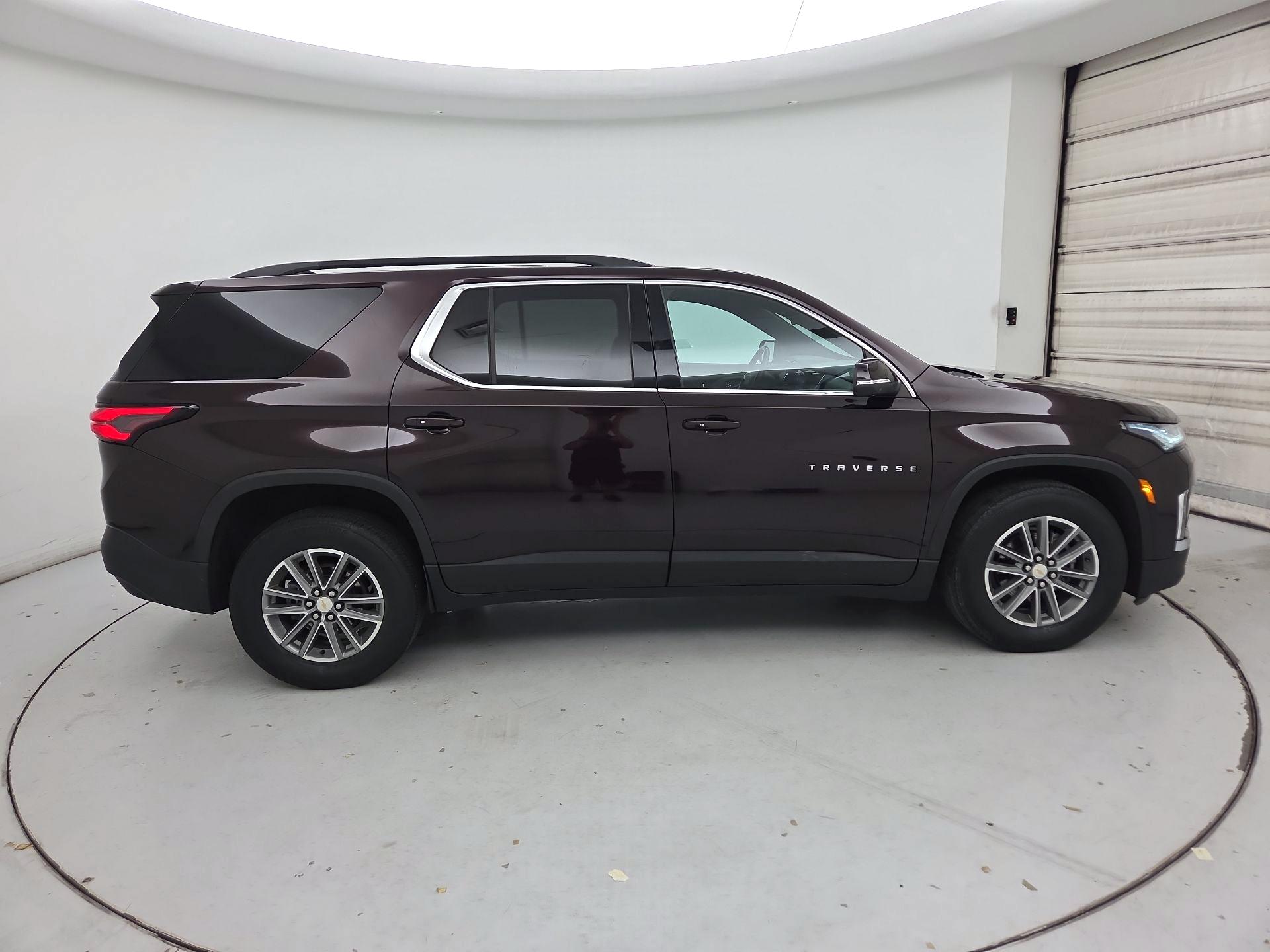 Thumbnail: 2022 Chevrolet Traverse - 4