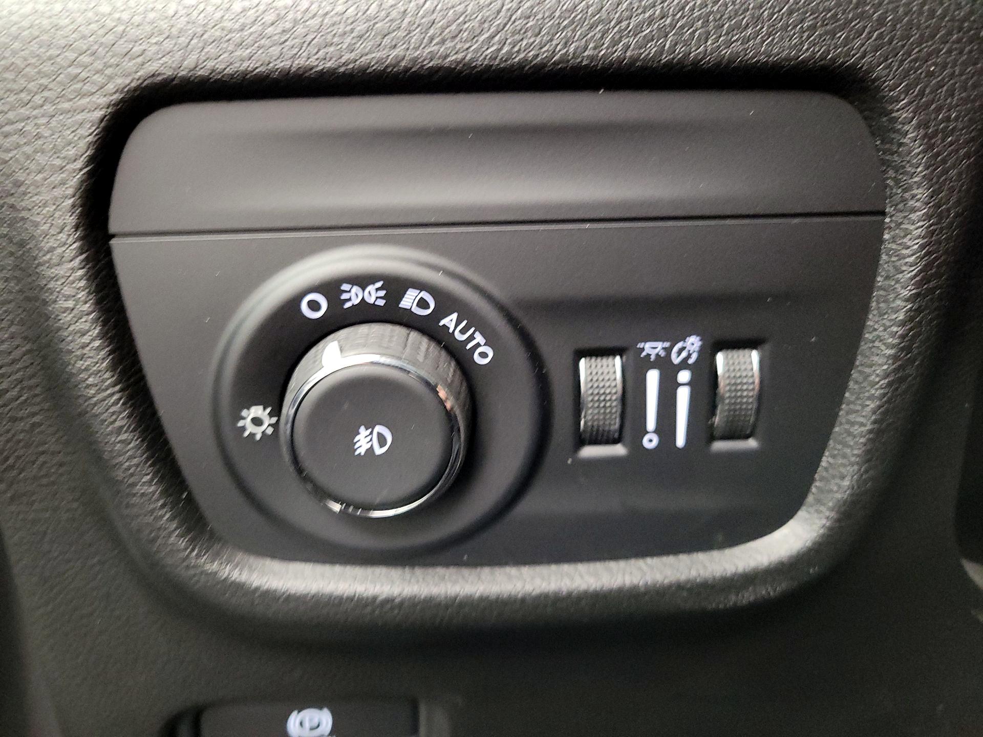 Thumbnail: 2023 Jeep Grand Cherokee - 13