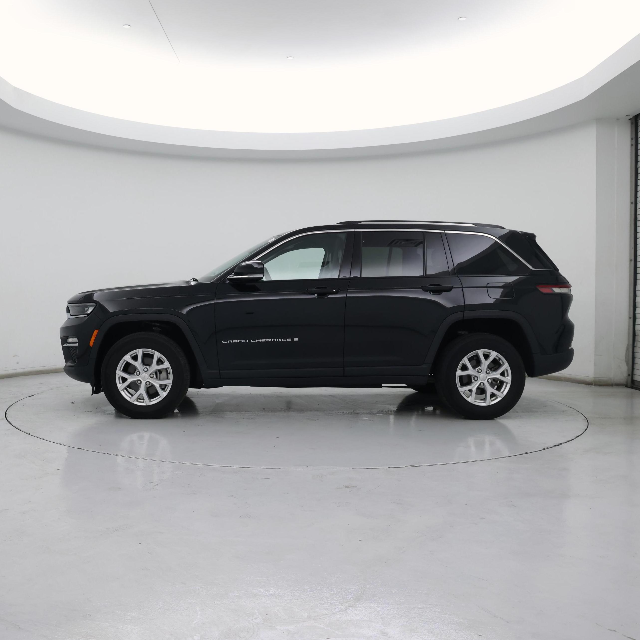 Thumbnail: 2023 Jeep Grand Cherokee - 3