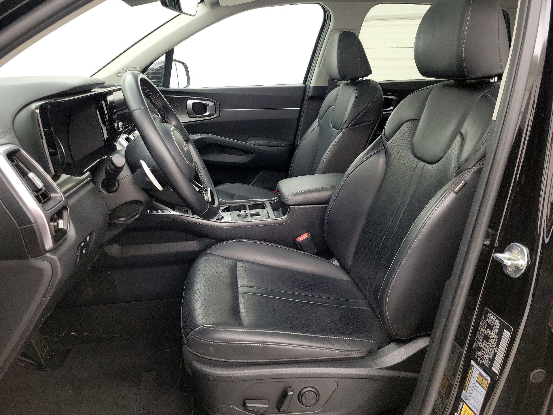 Thumbnail: 2023 Kia Sorento - 11