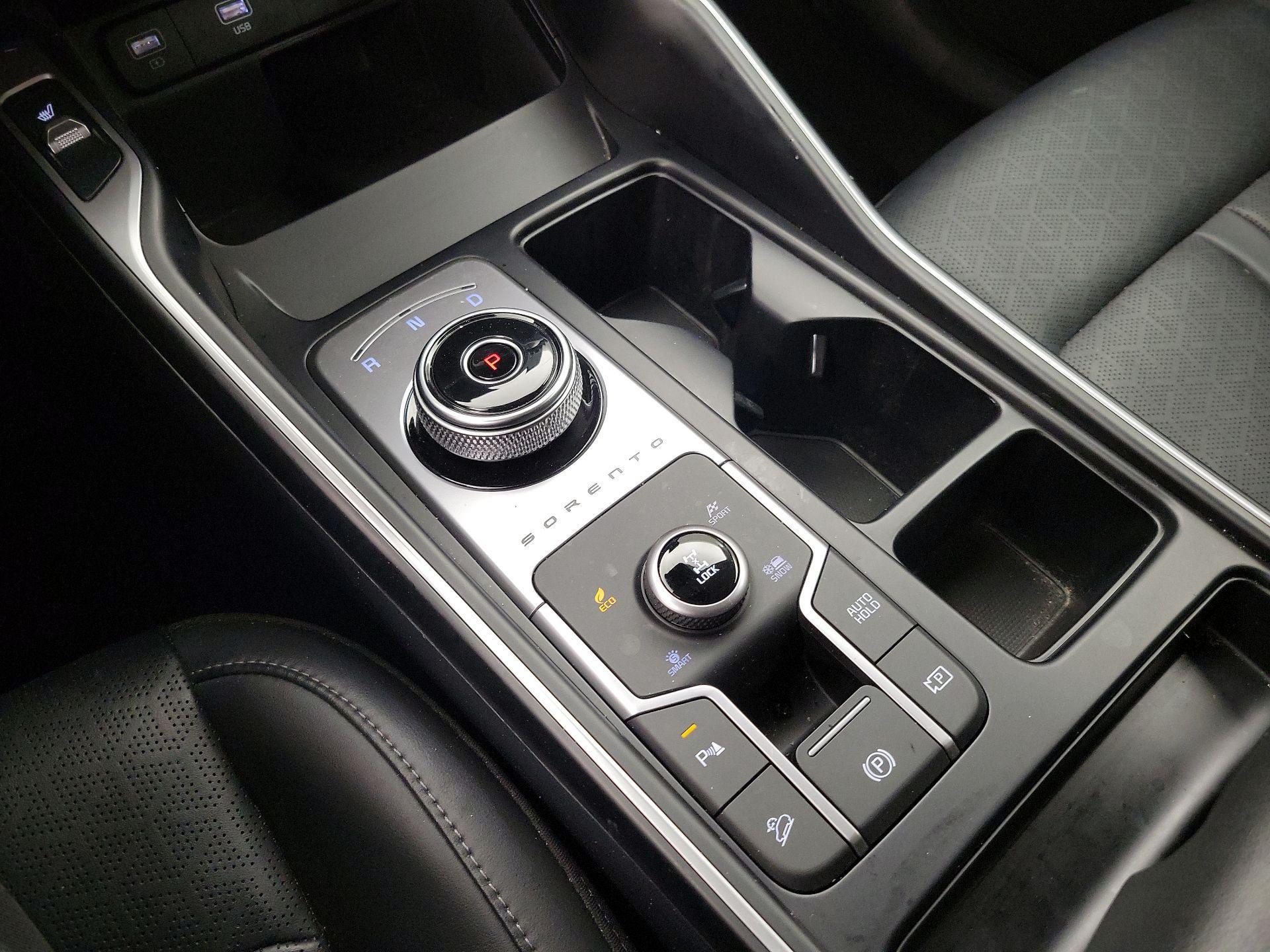 Thumbnail: 2023 Kia Sorento - 18