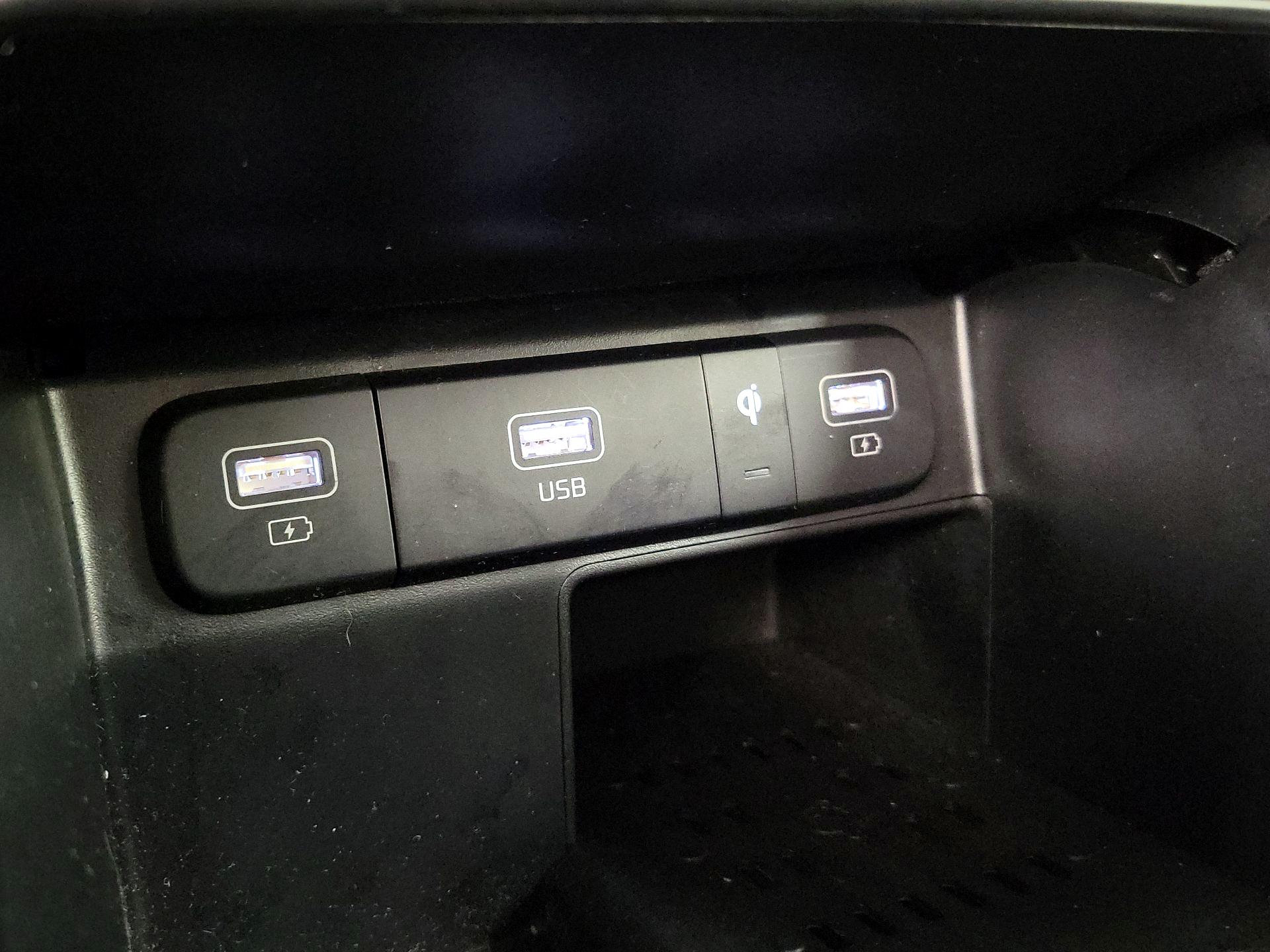 Thumbnail: 2023 Kia Sorento - 19