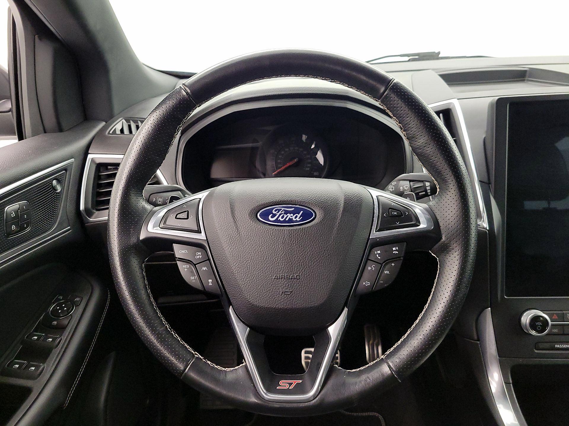 Thumbnail: 2022 Ford Edge - 10