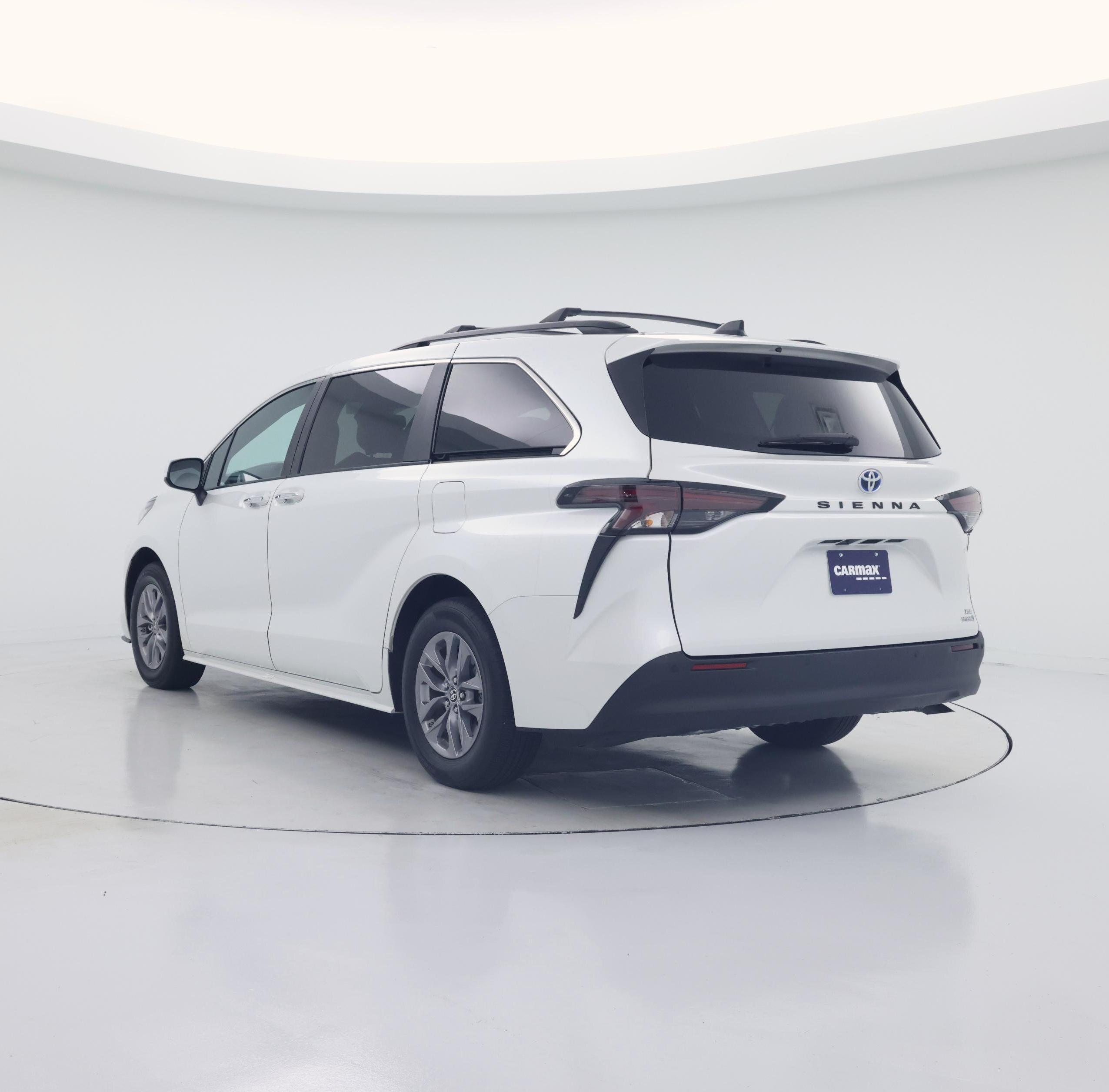 Thumbnail: 2023 Toyota Sienna - 2