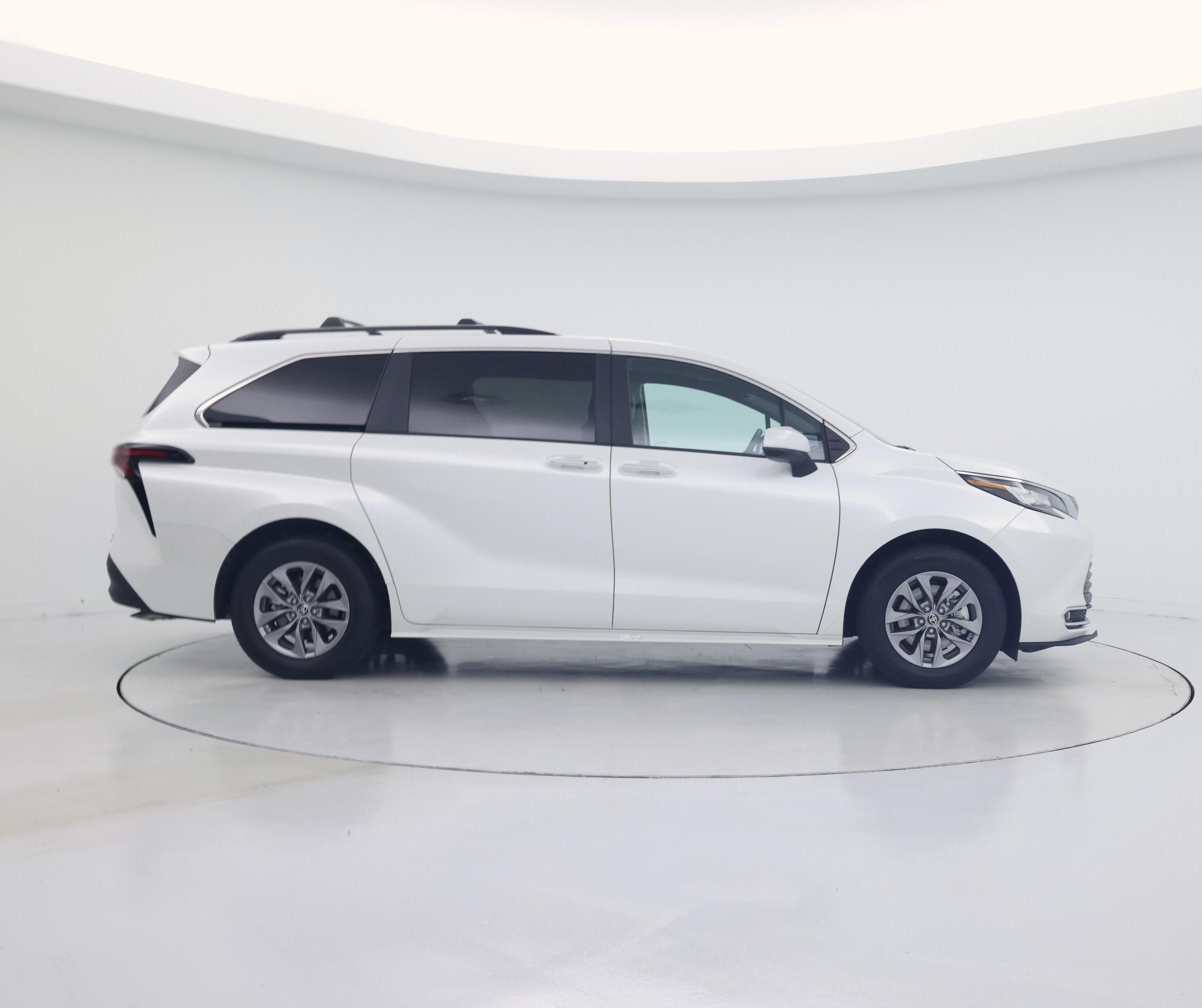 Thumbnail: 2023 Toyota Sienna - 7