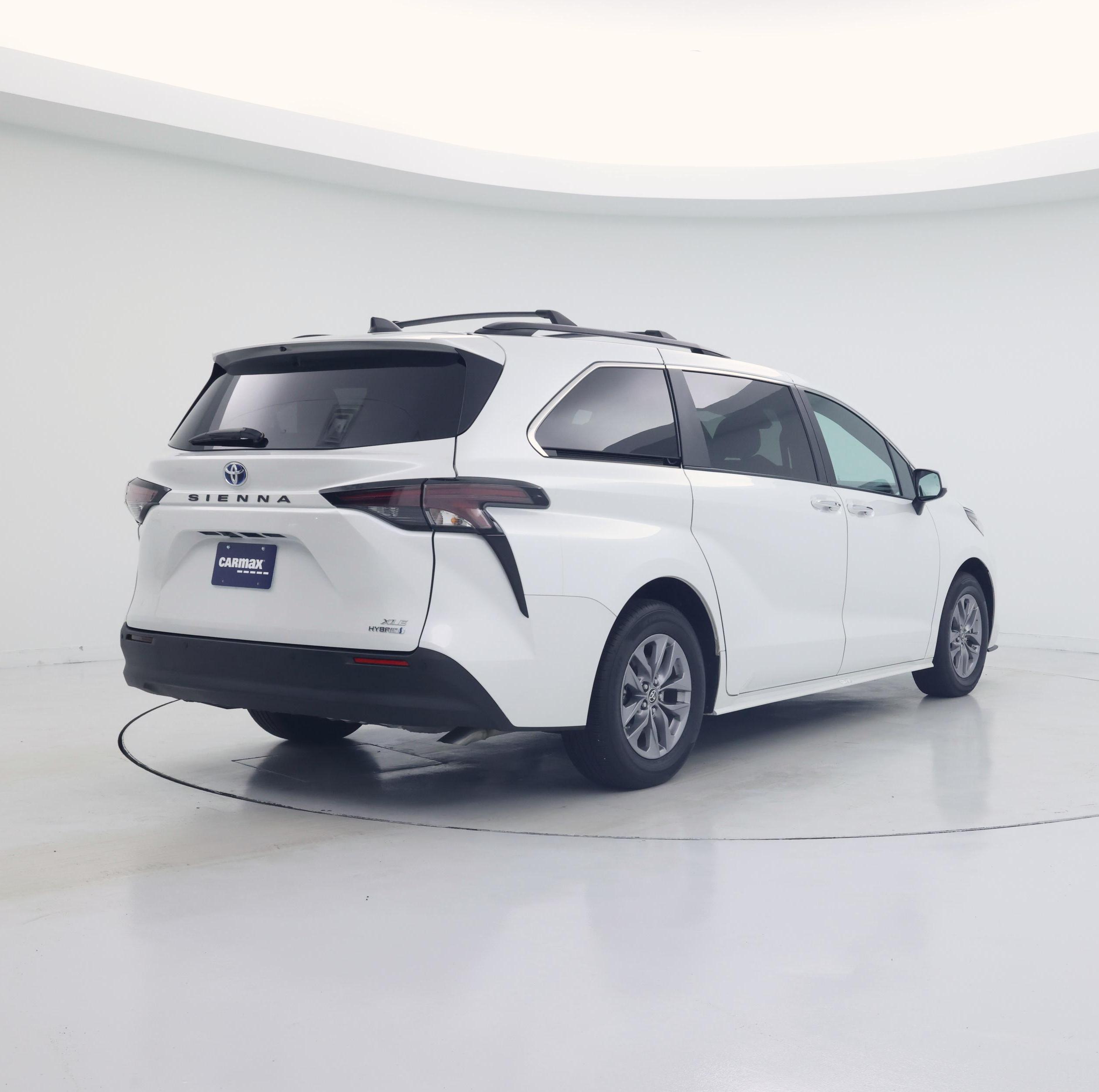 Thumbnail: 2023 Toyota Sienna - 8